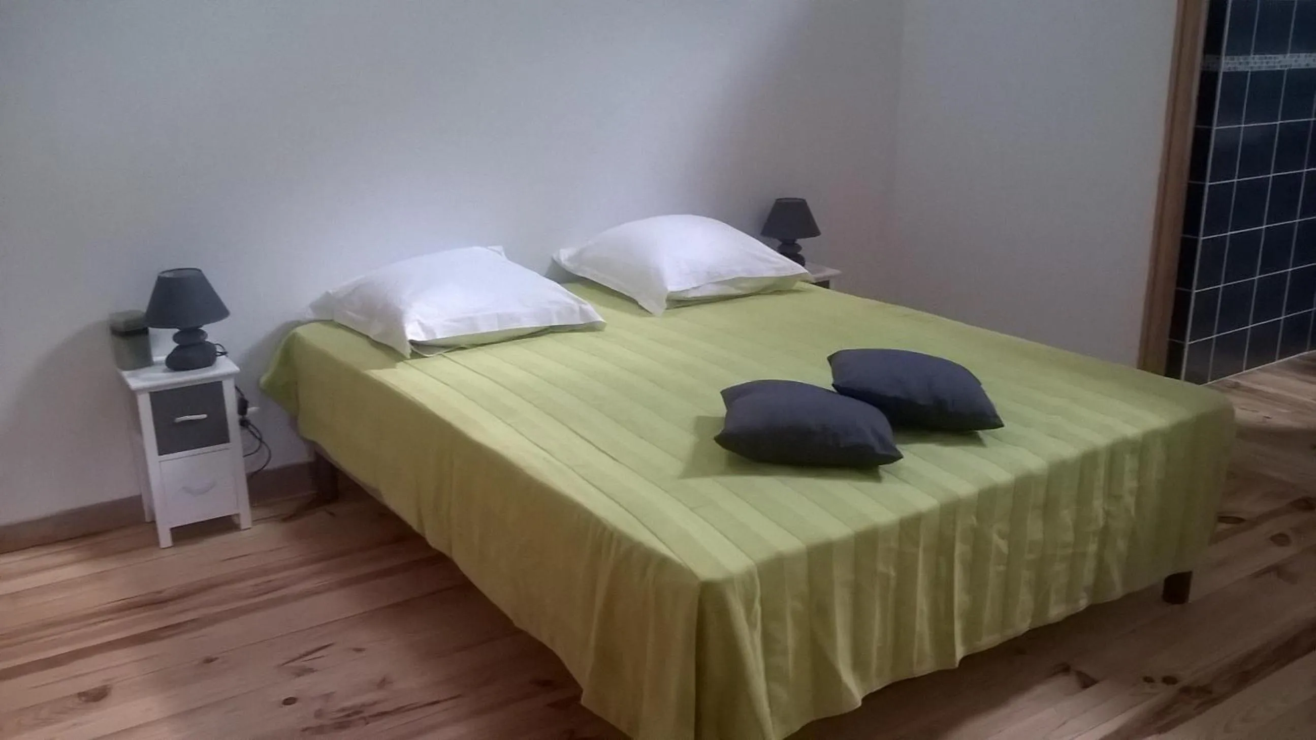 Bedroom, Bed in La Mirabelle