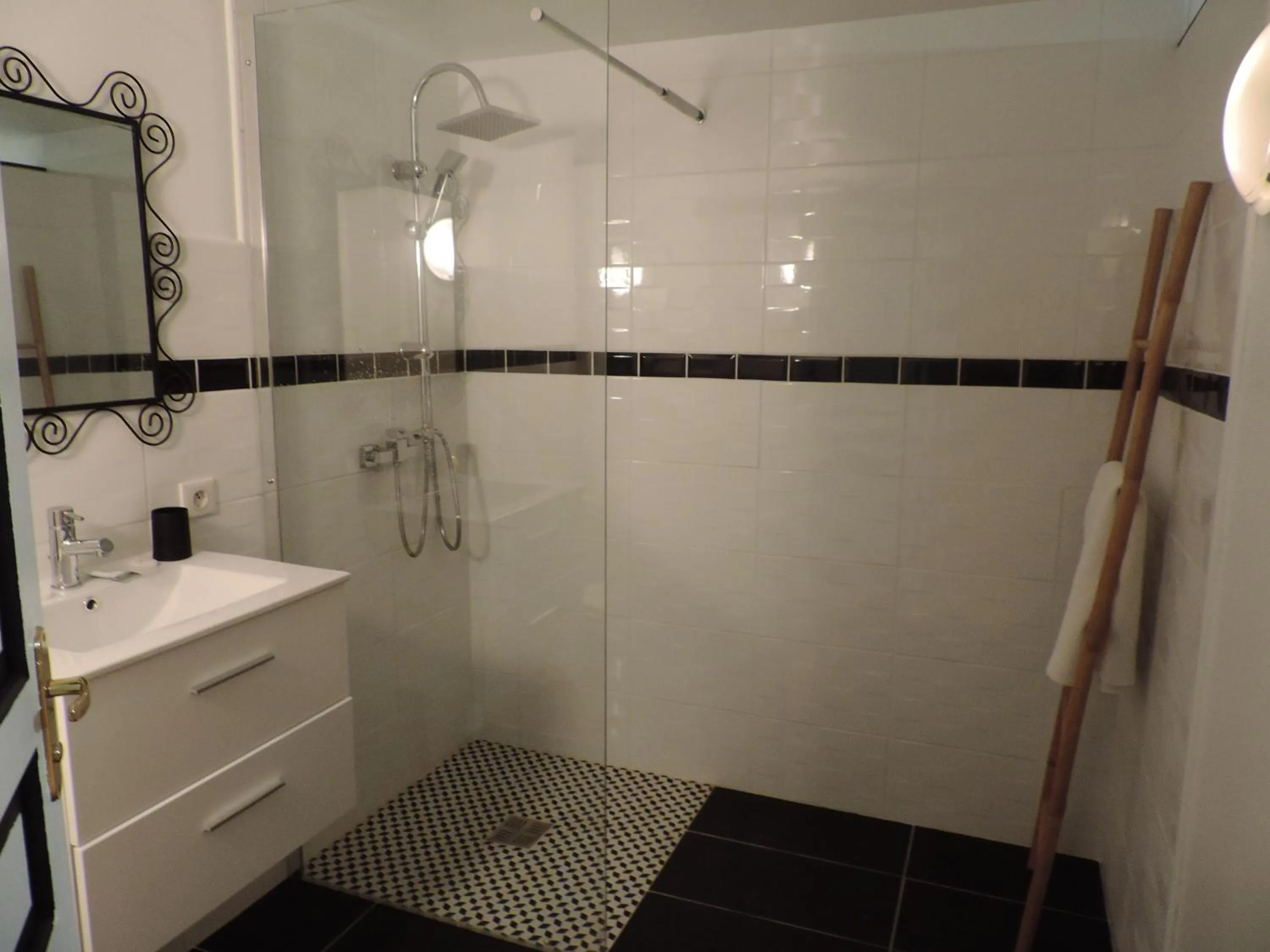 Toilet in La Mirabelle