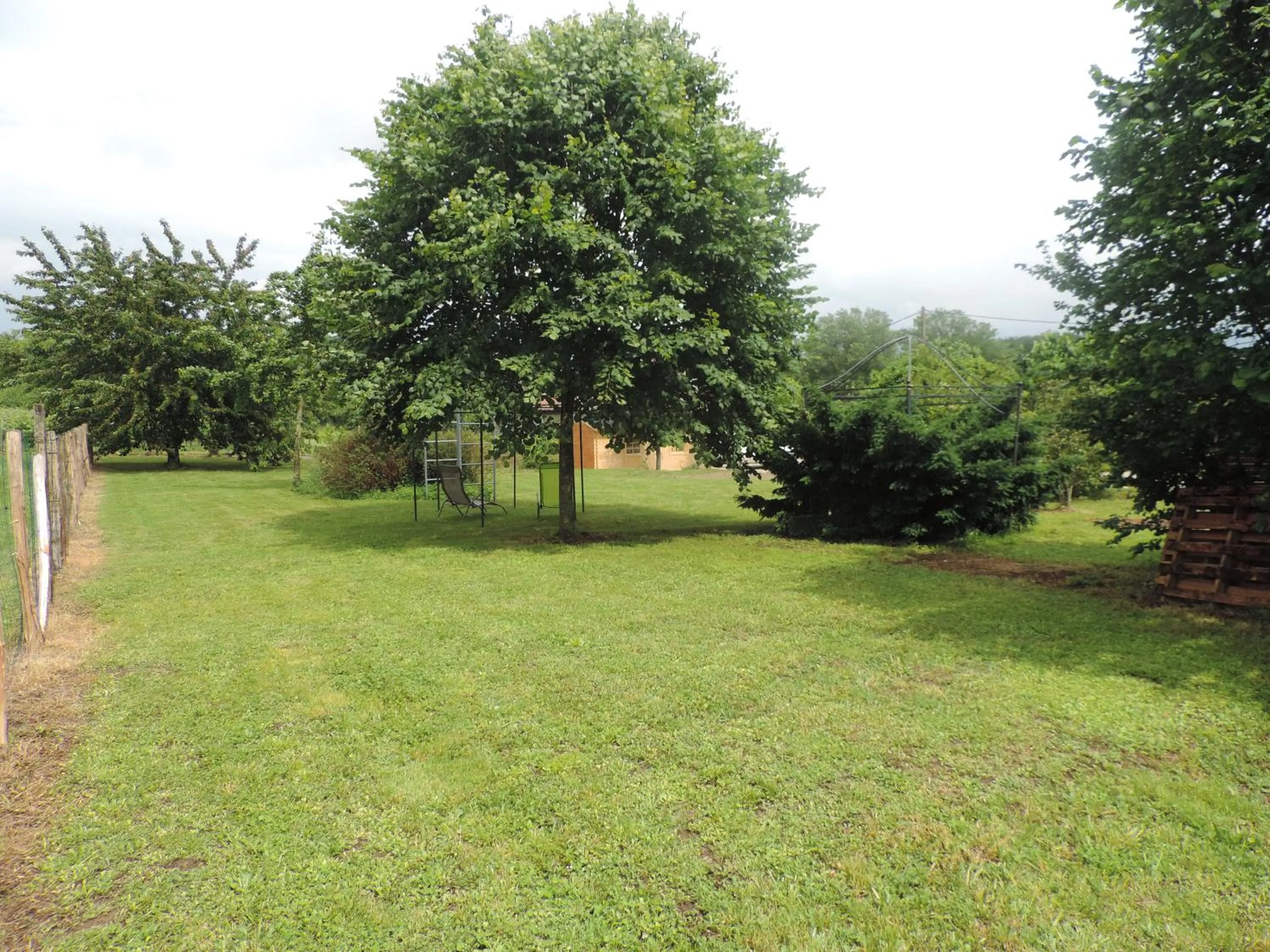 Garden in La Mirabelle