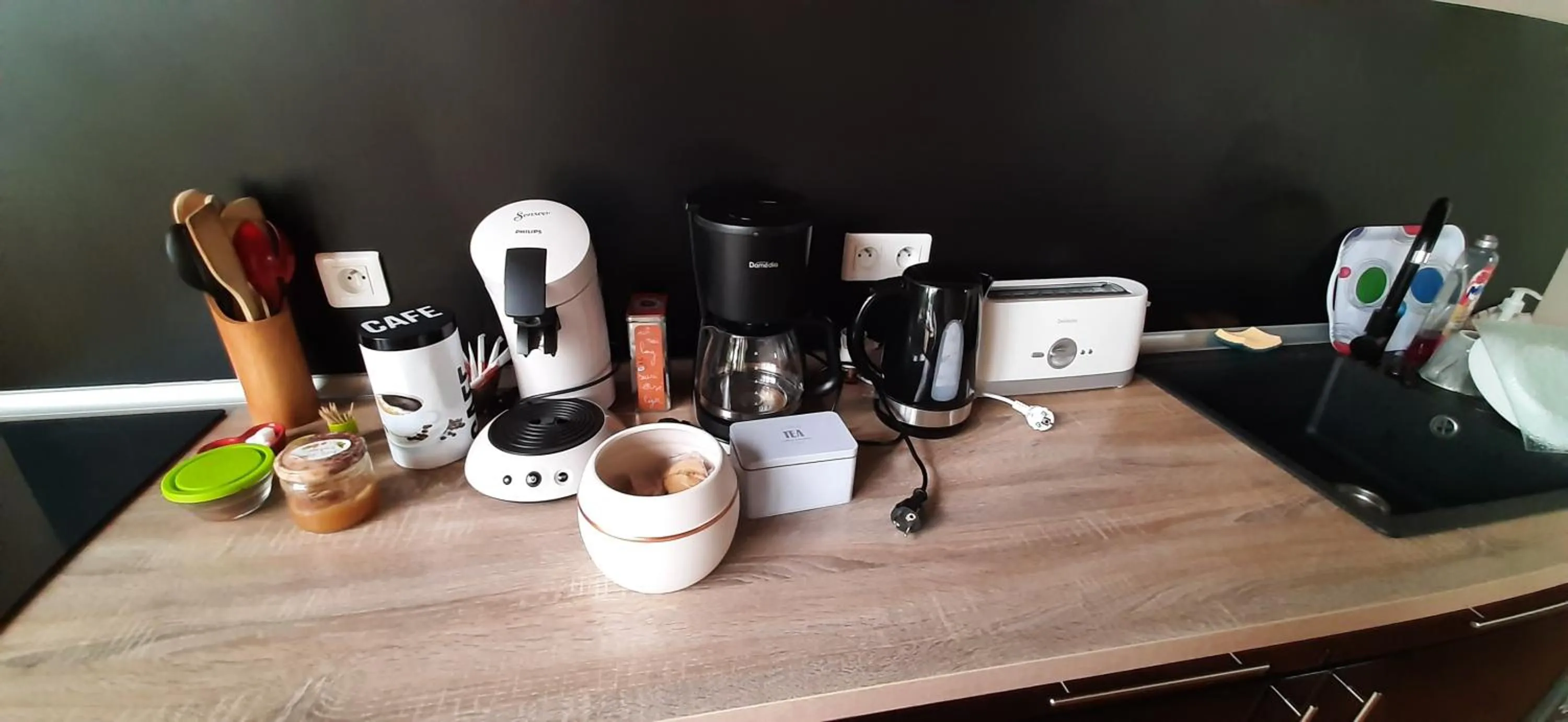 Communal kitchen in La Mirabelle