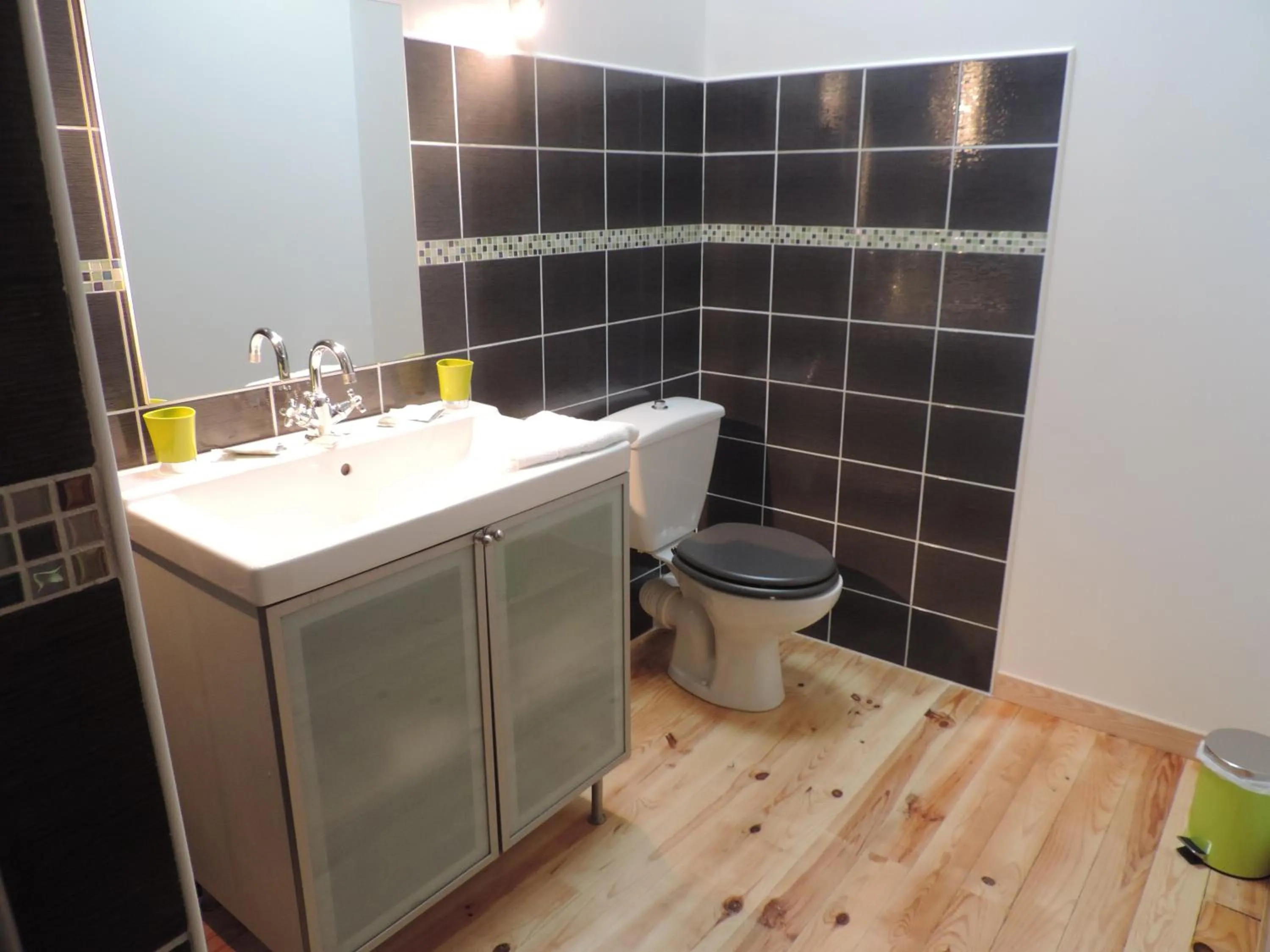 Toilet in La Mirabelle