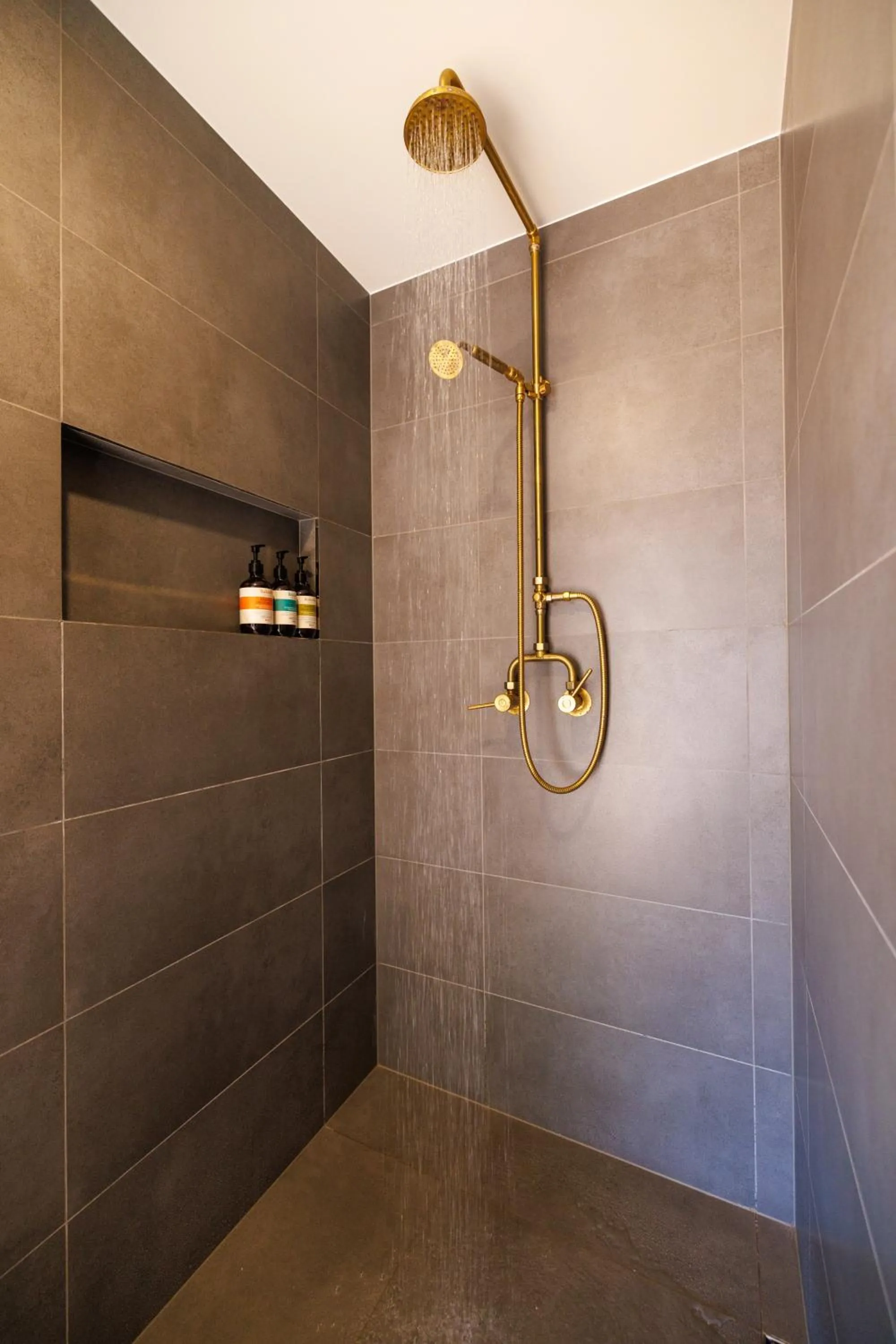 Shower in Cooinda Lodge Kakadu