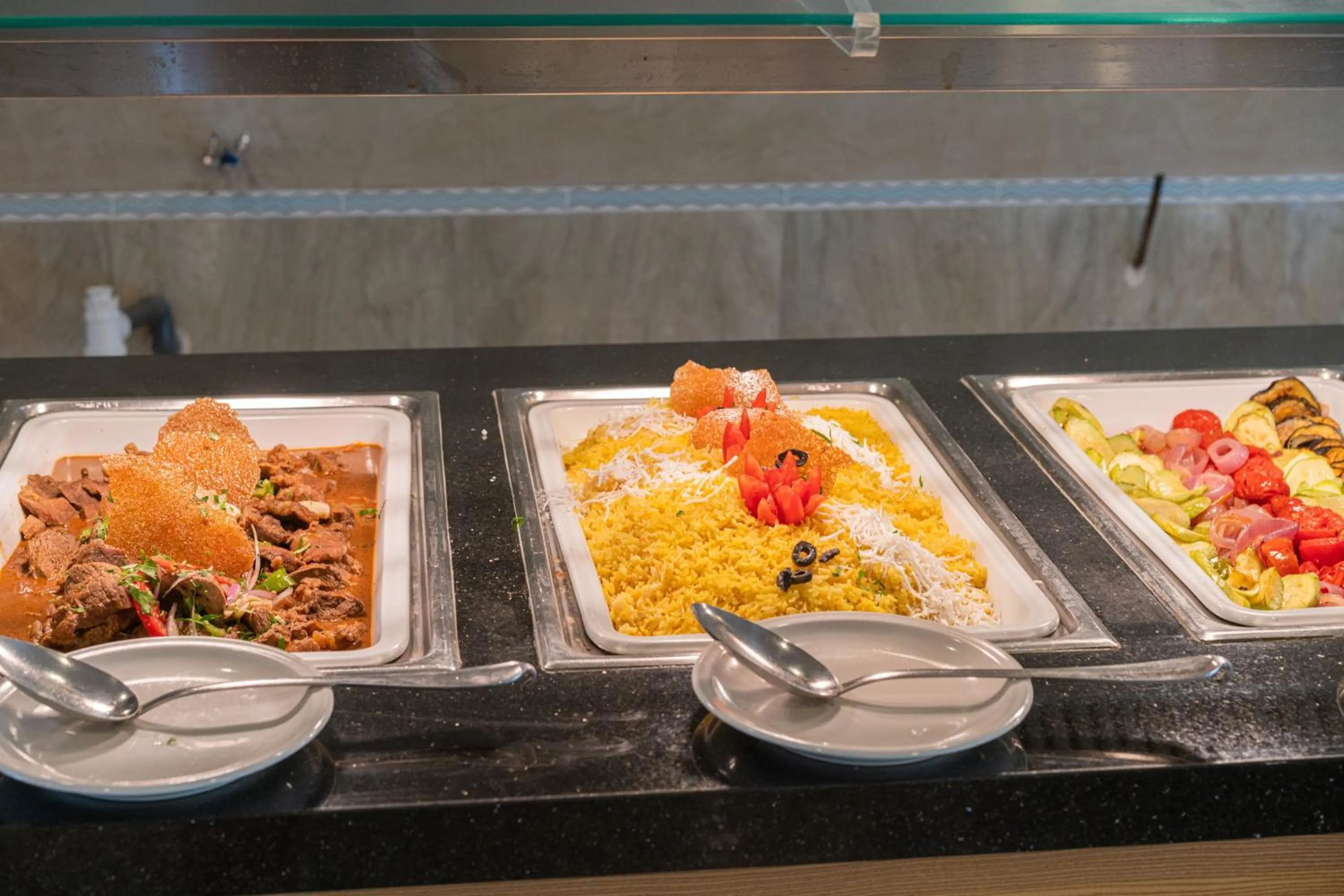 Restaurant/places to eat in Dar Khayam