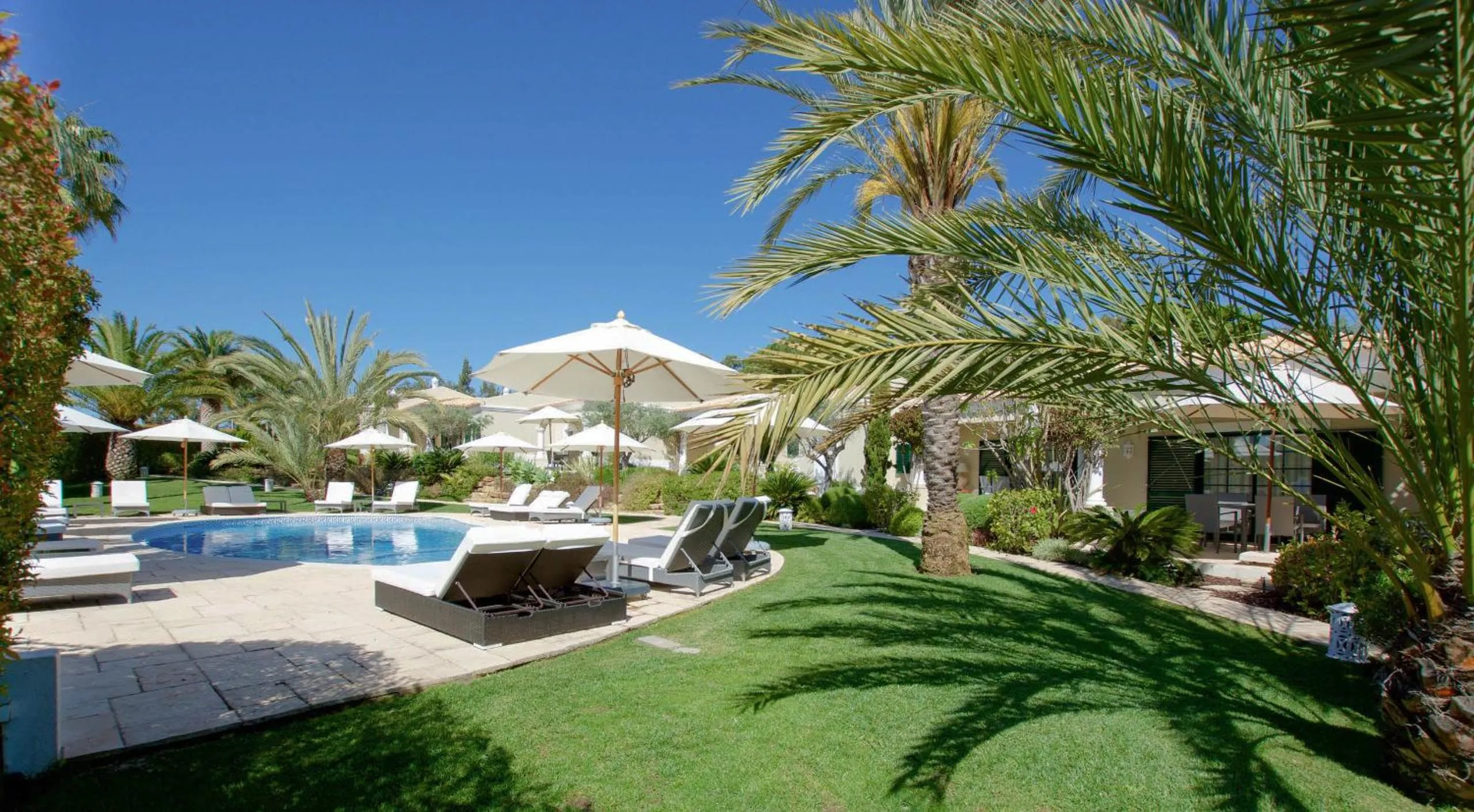 Garden in Vila Balaia - Luxury Boutique Villas