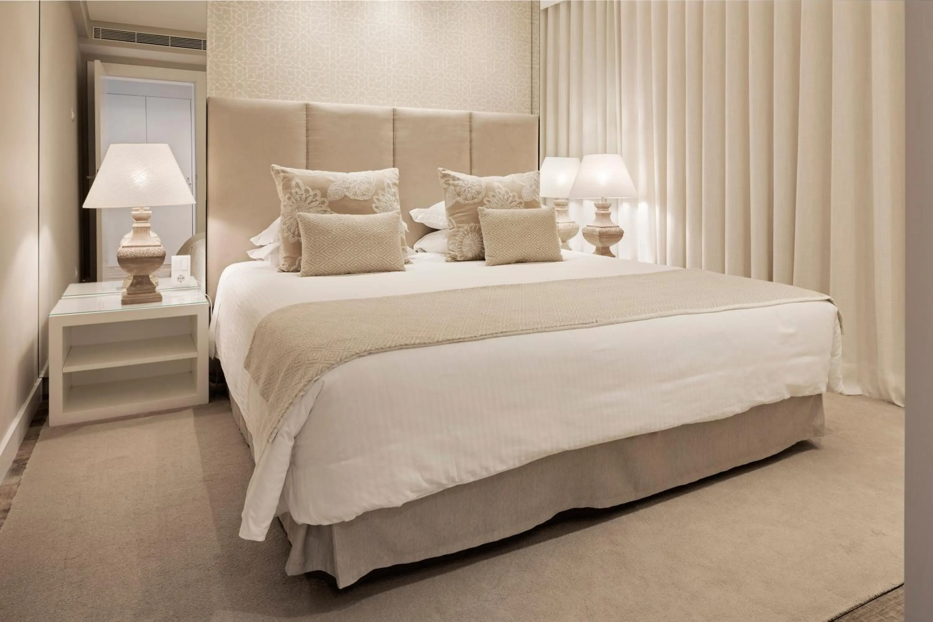 Bed in Vila Balaia - Luxury Boutique Villas