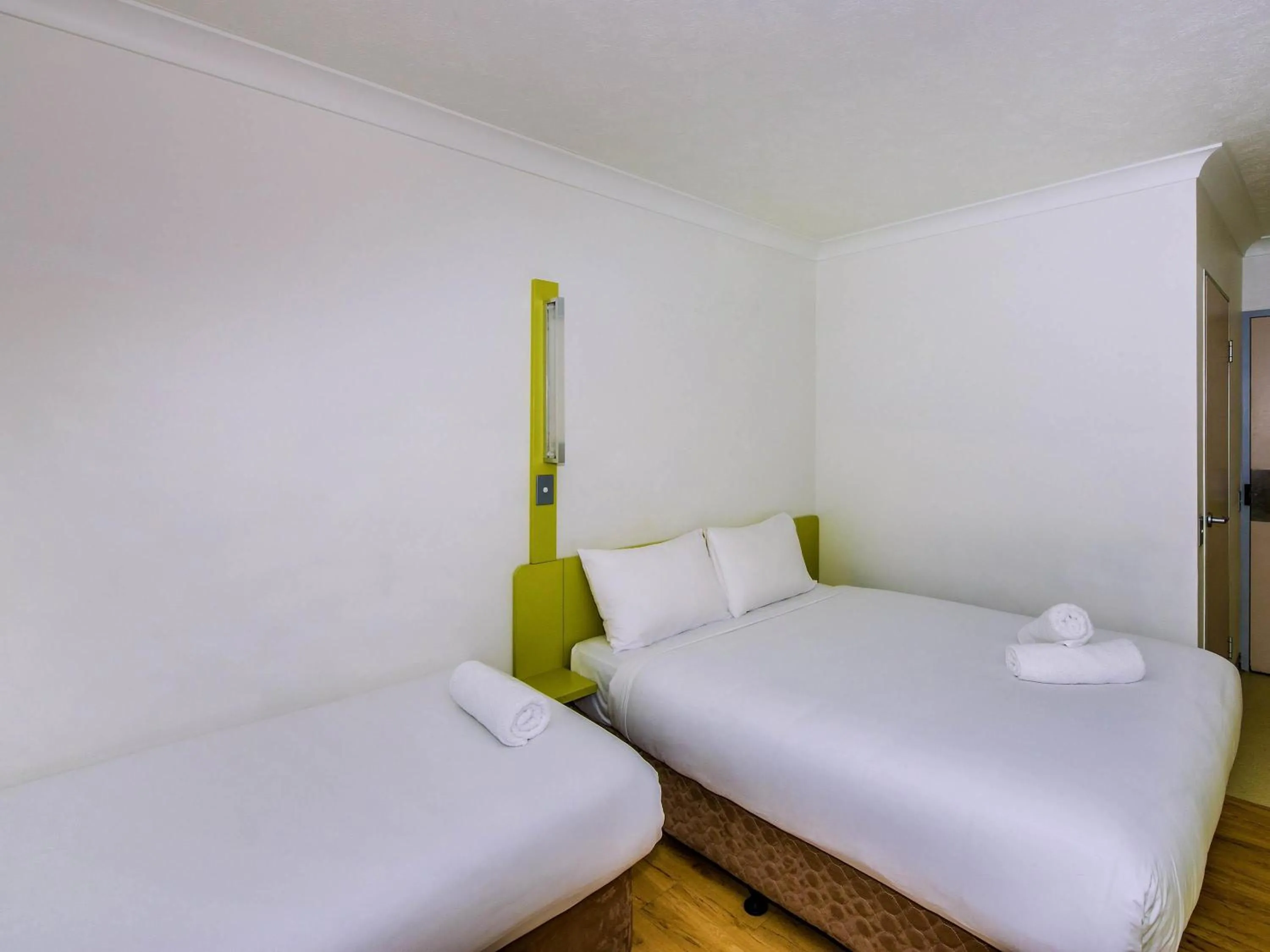 Bedroom, Bed in ibis Budget Brisbane Airport