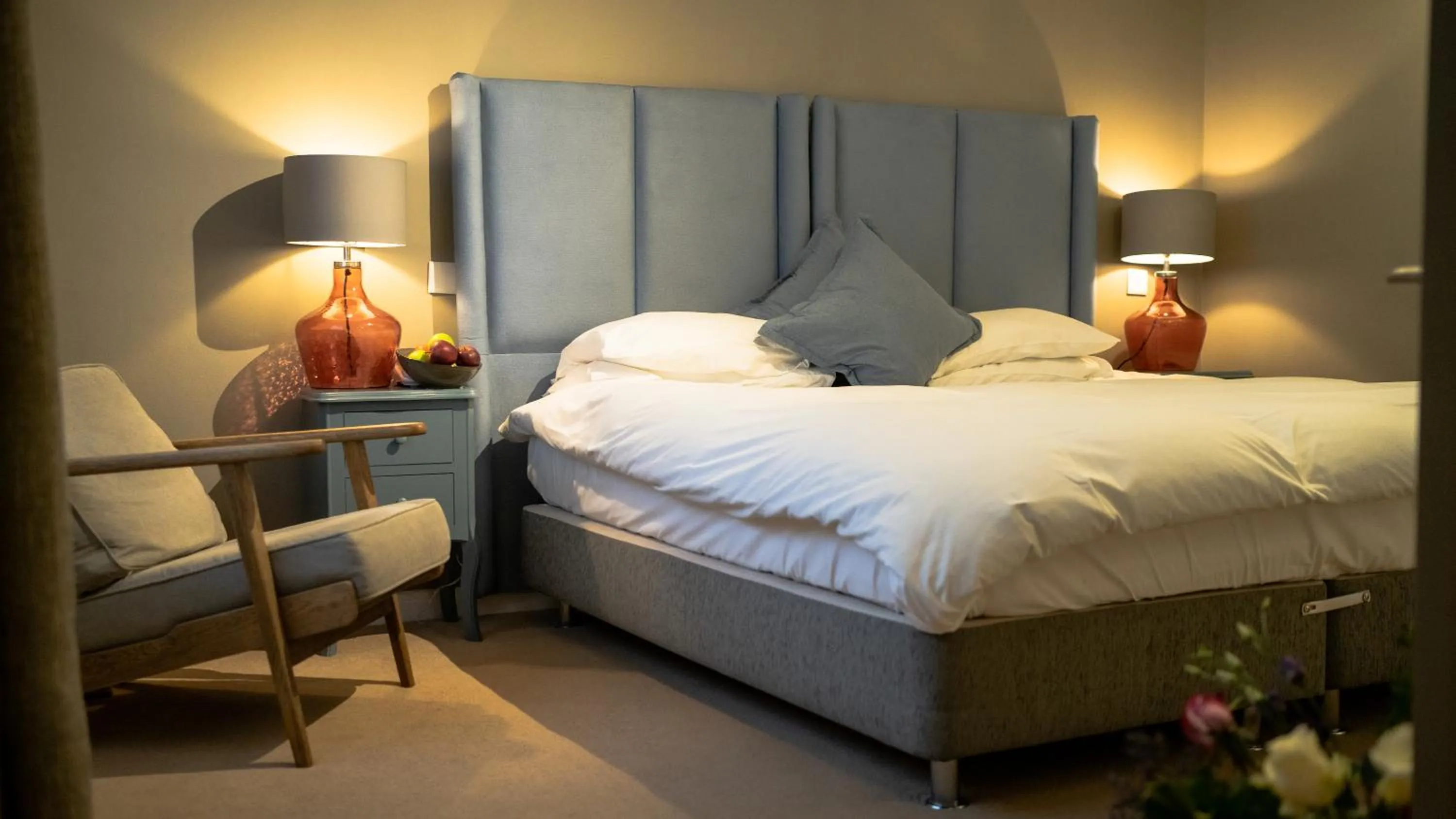 Bedroom, Bed in Crouchers Hotel