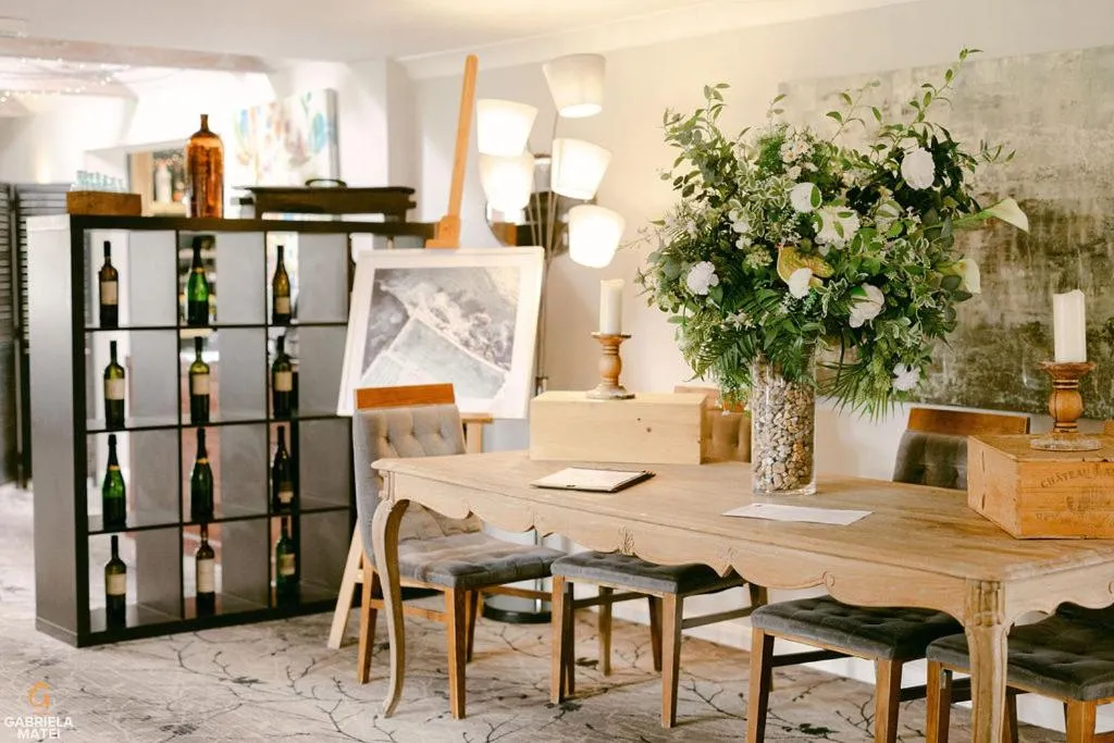 Restaurant/places to eat in Crouchers Hotel