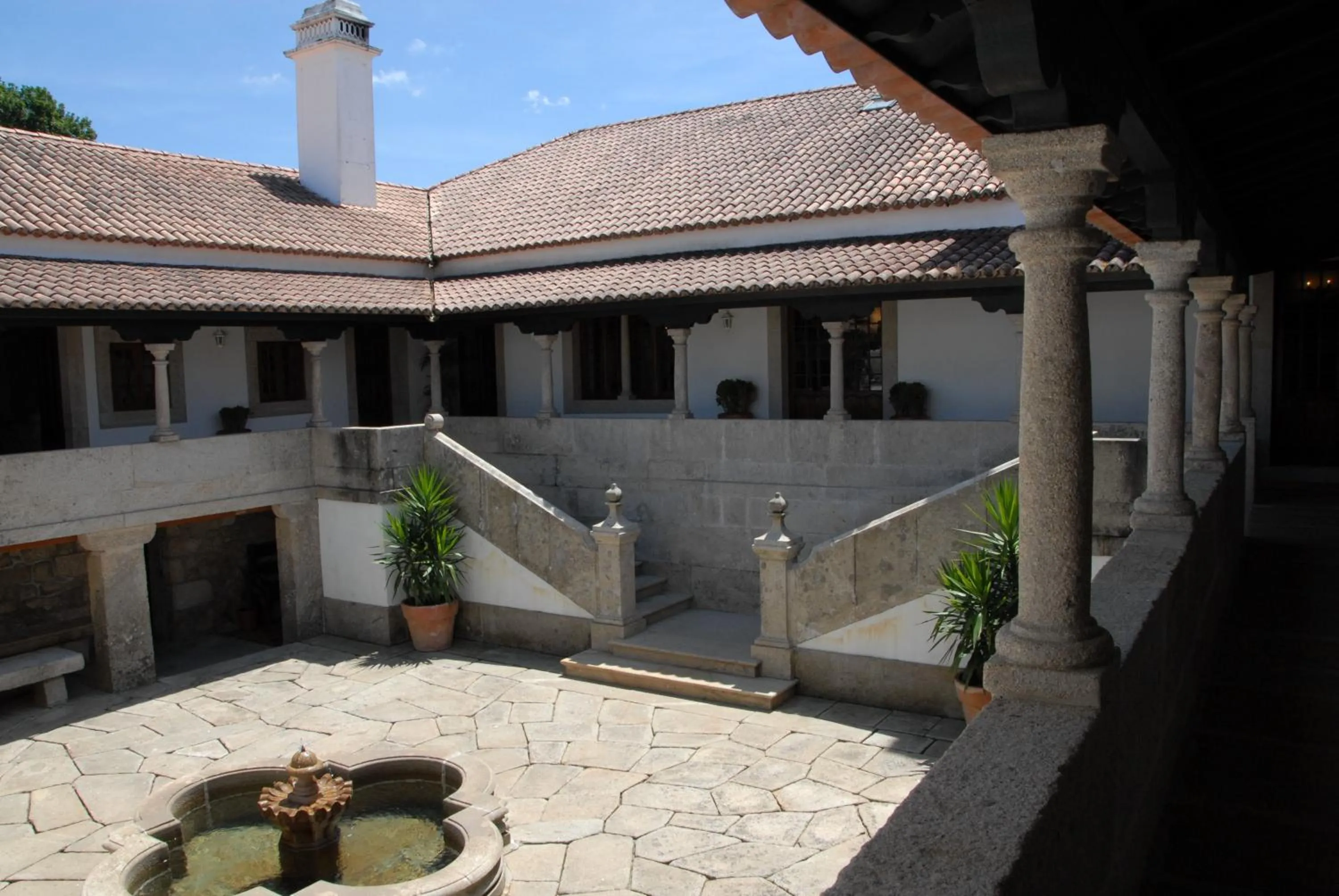 Facade/entrance in Boega Hotel