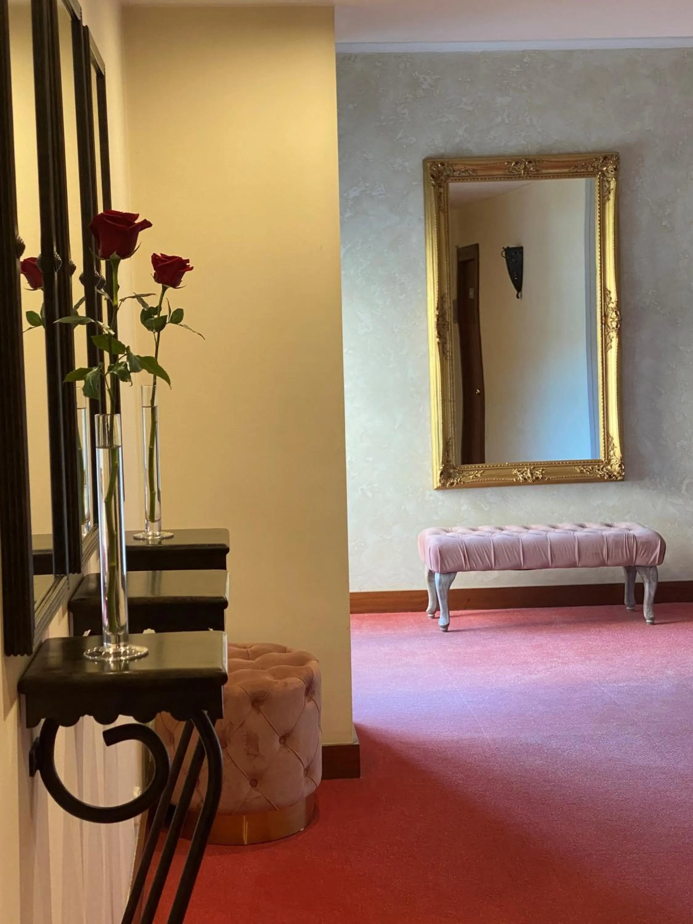 Decorative detail in Hotel SJ