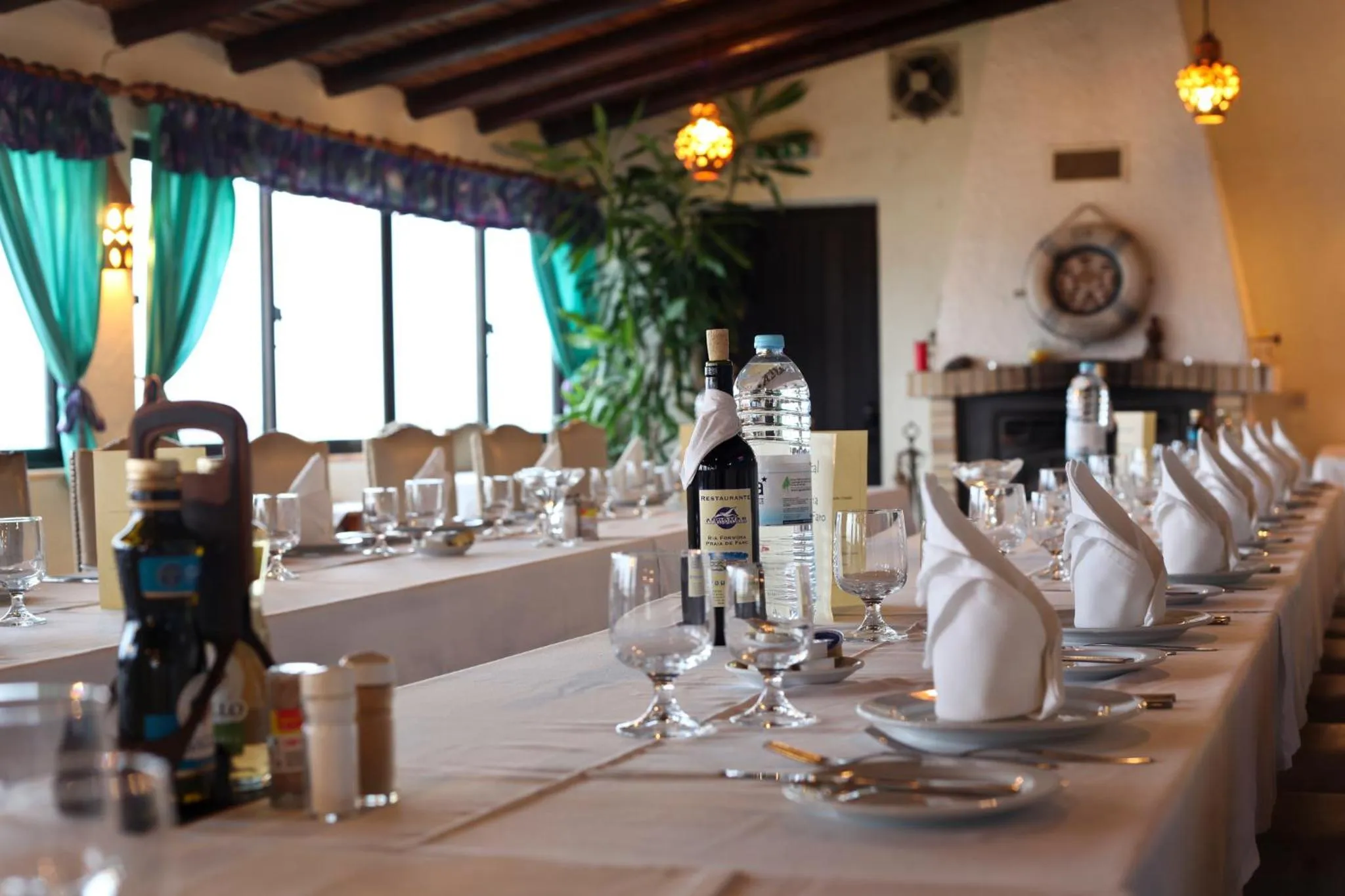 Restaurant/places to eat in Aeromar Beach Hotel