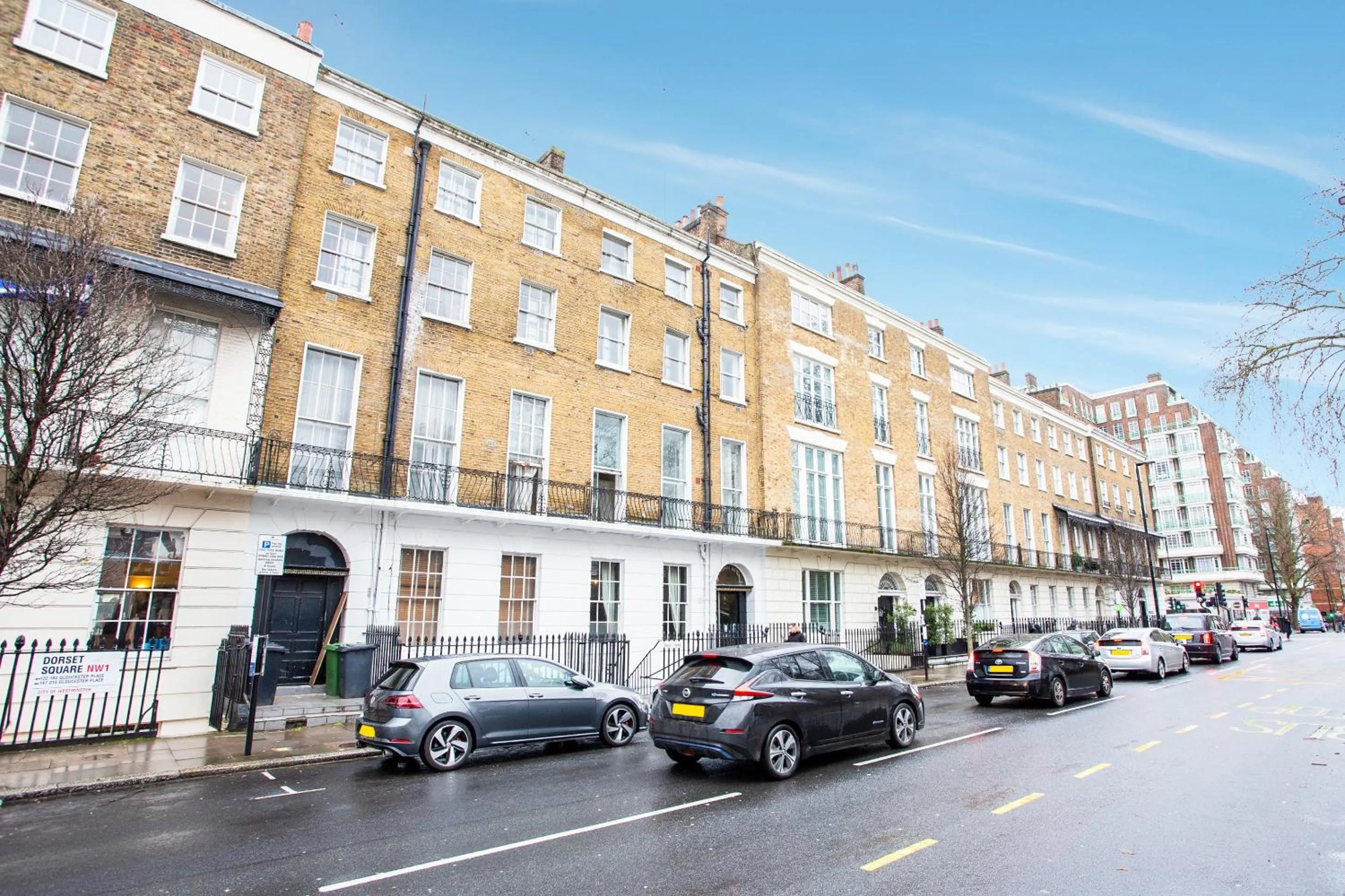 Facade/entrance in Somerset Hotel Baker Street London
