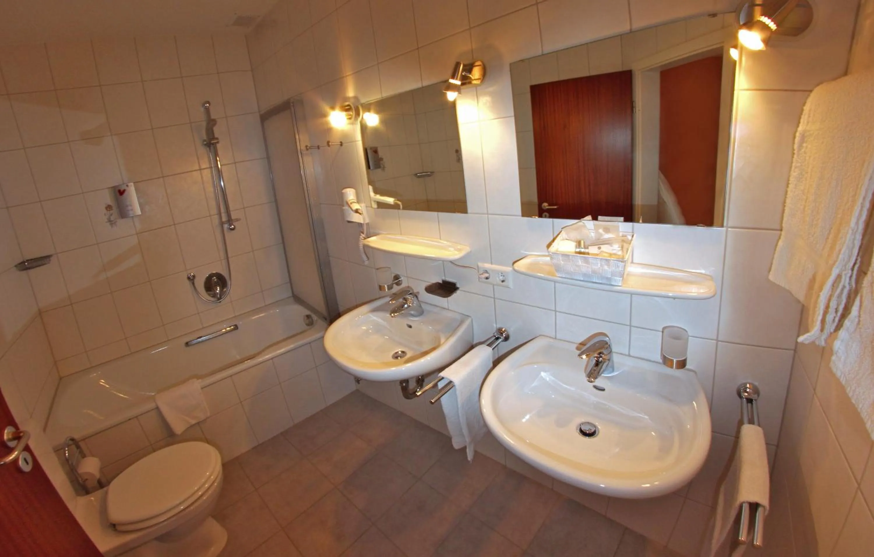 Toilet in Gesundheitshotel Rössle