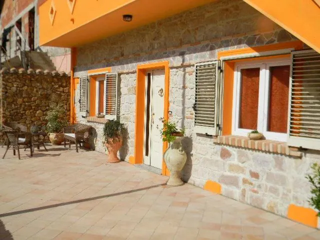 Facade/entrance in B&B Il Girasole