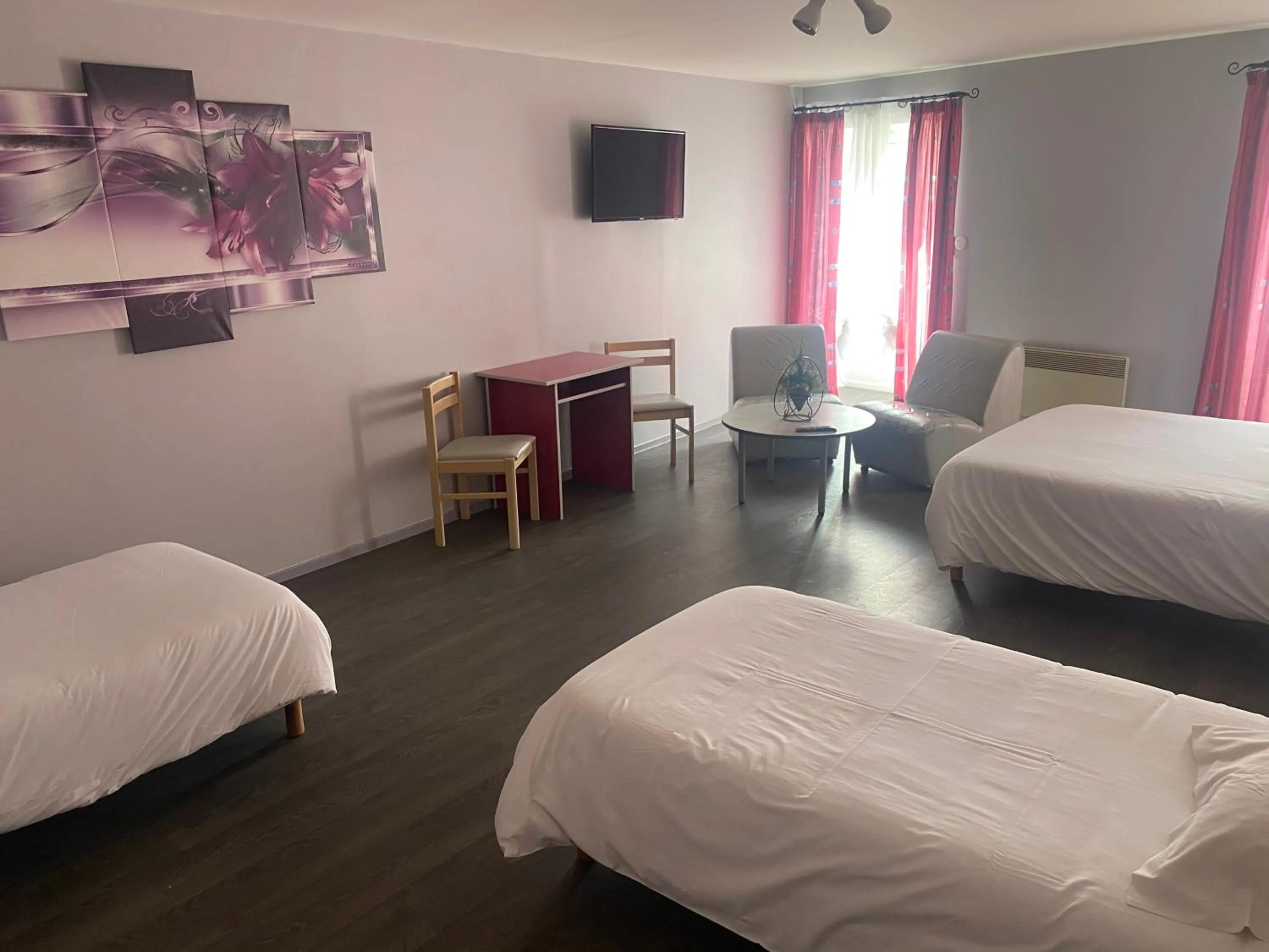 Bedroom, Bed in Hotel Le Sully