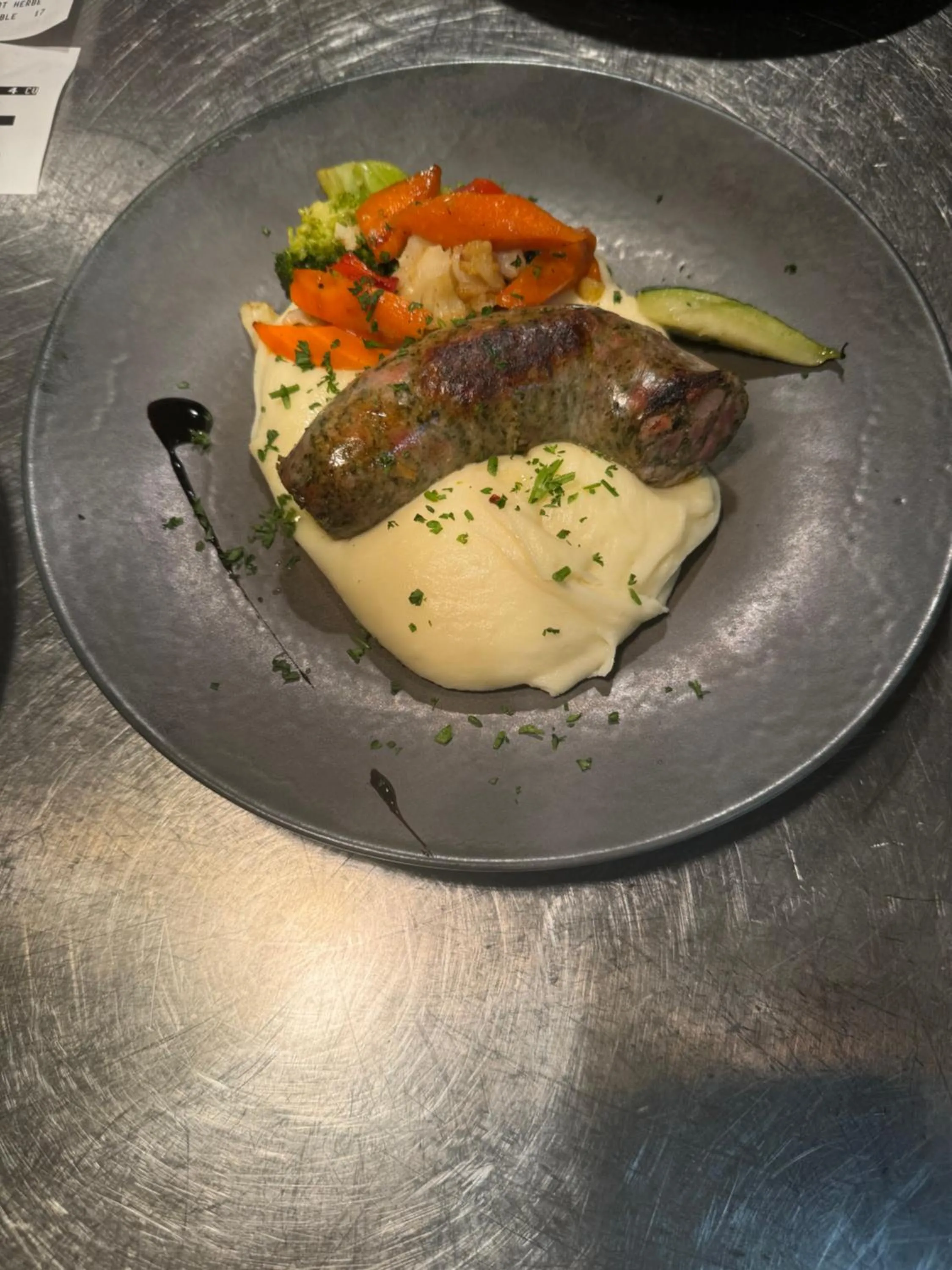 Restaurant/places to eat in Hotel Le Sully