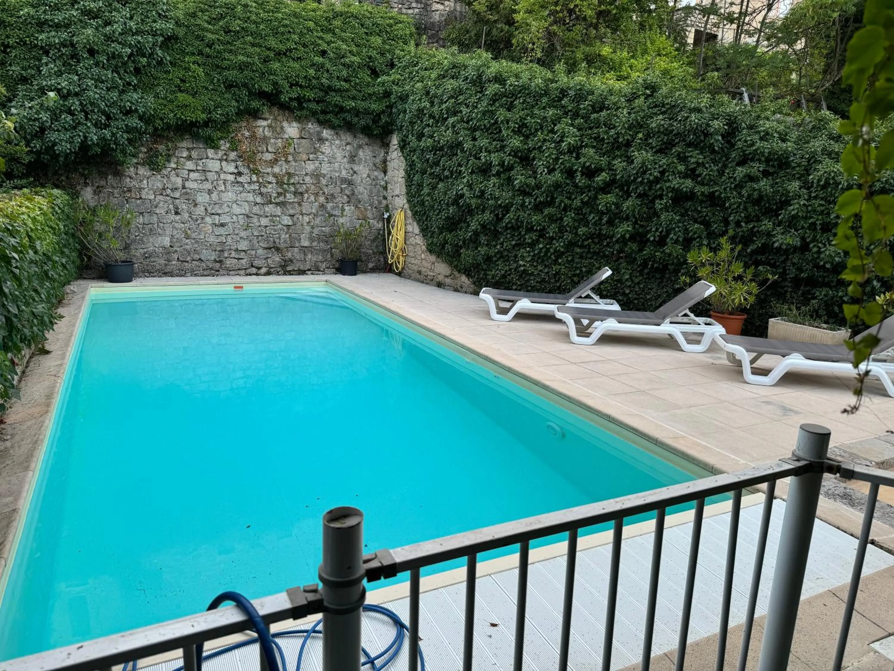 Pool view in Hotel Le Sully