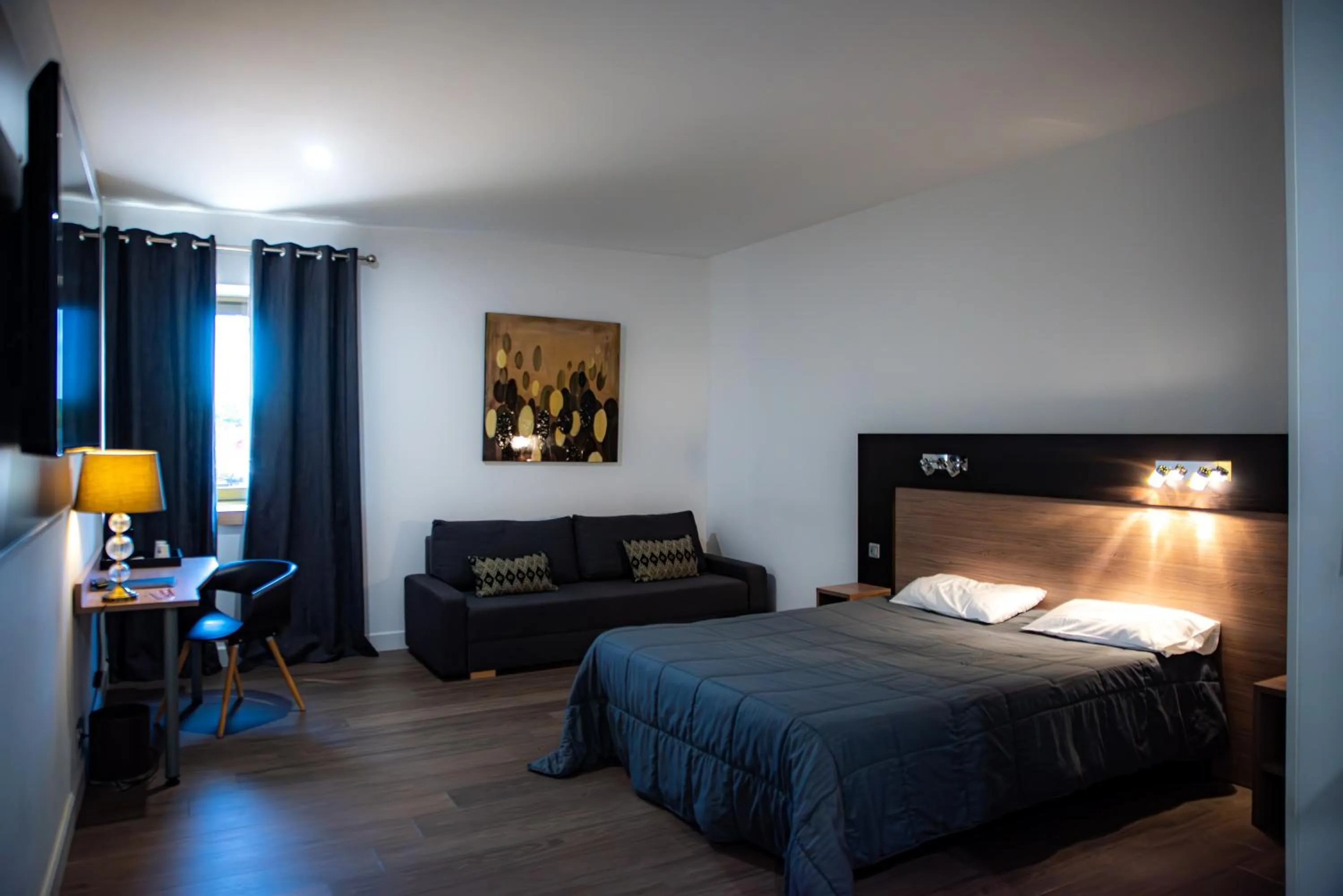 Photo of the whole room, Bed in Aeroport Hotel - Parc Expo