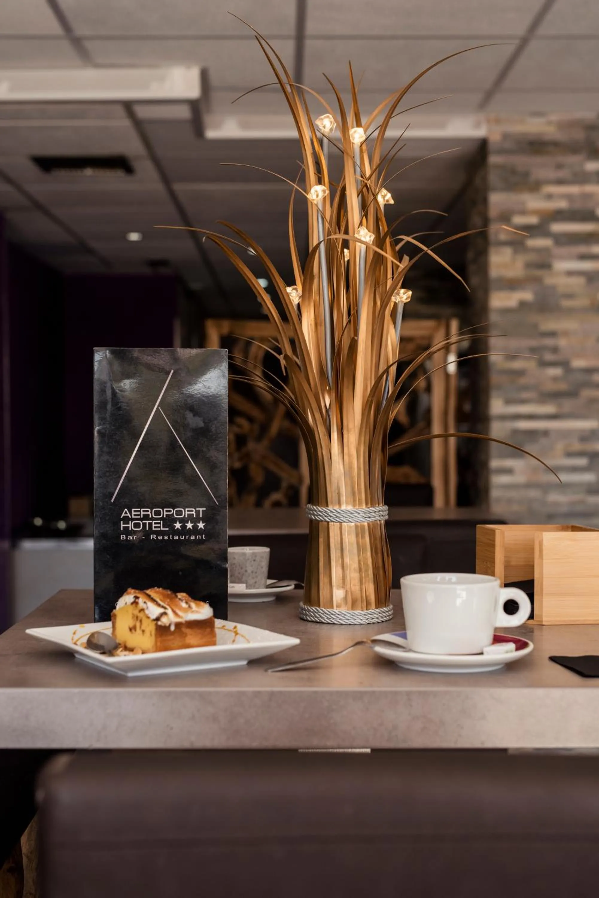 Food and drinks in Aeroport Hotel - Parc Expo