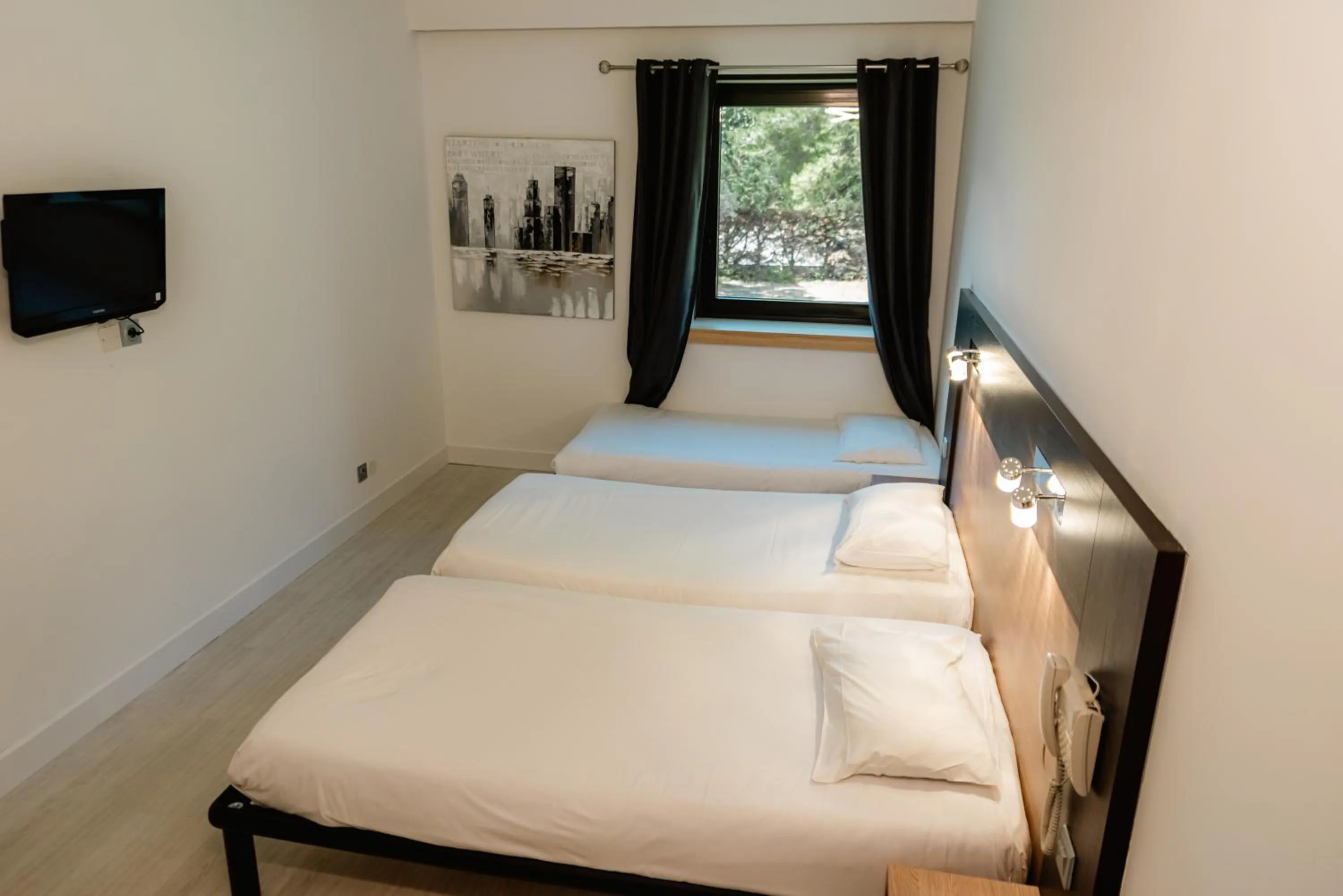 Bedroom, Bed in Aeroport Hotel - Parc Expo