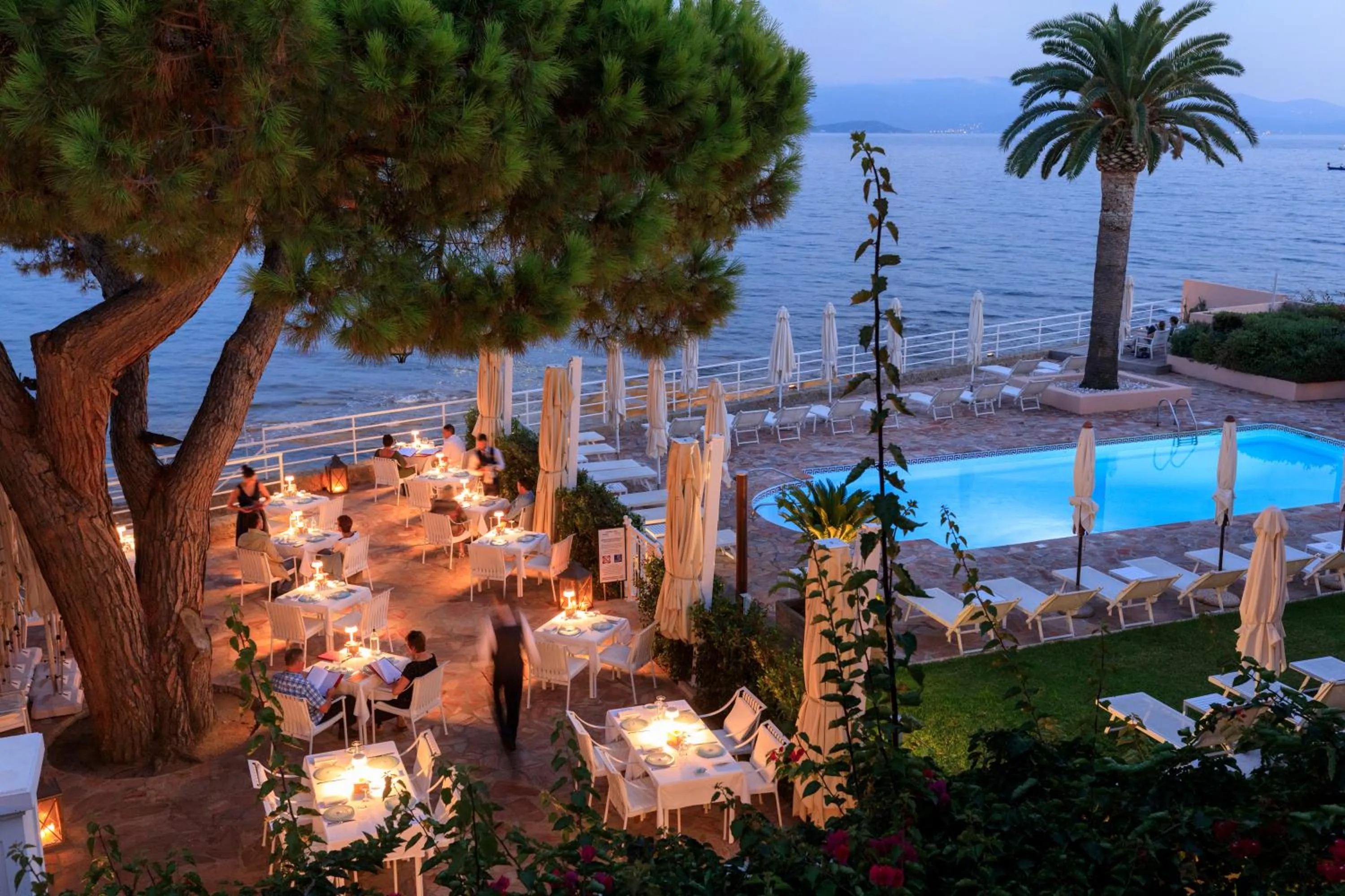 Restaurant/places to eat in Hôtel Les Mouettes - Teritoria