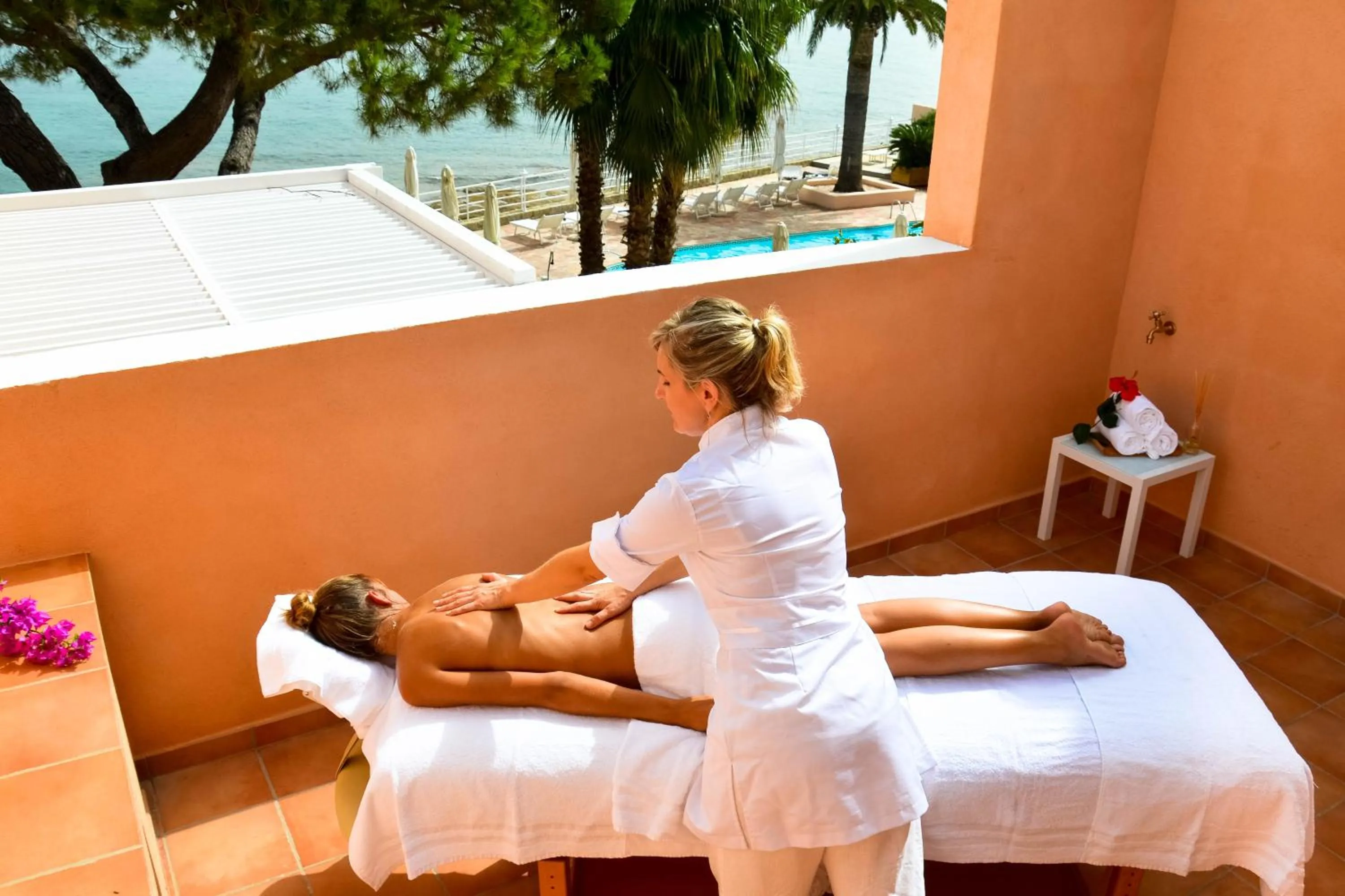 Massage in Hôtel Les Mouettes - Teritoria