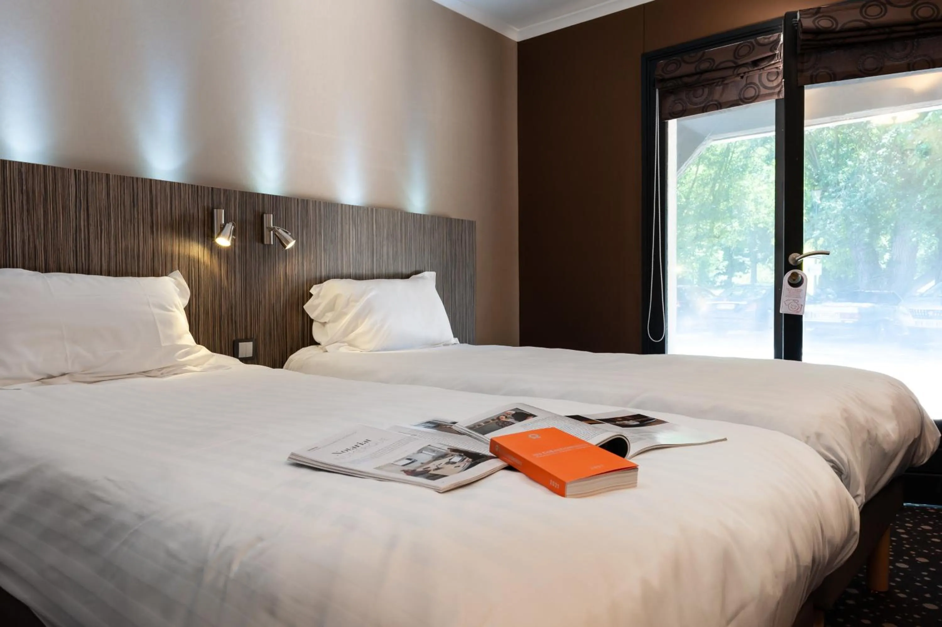 Photo of the whole room, Bed in Hôtel La Gentilhommière