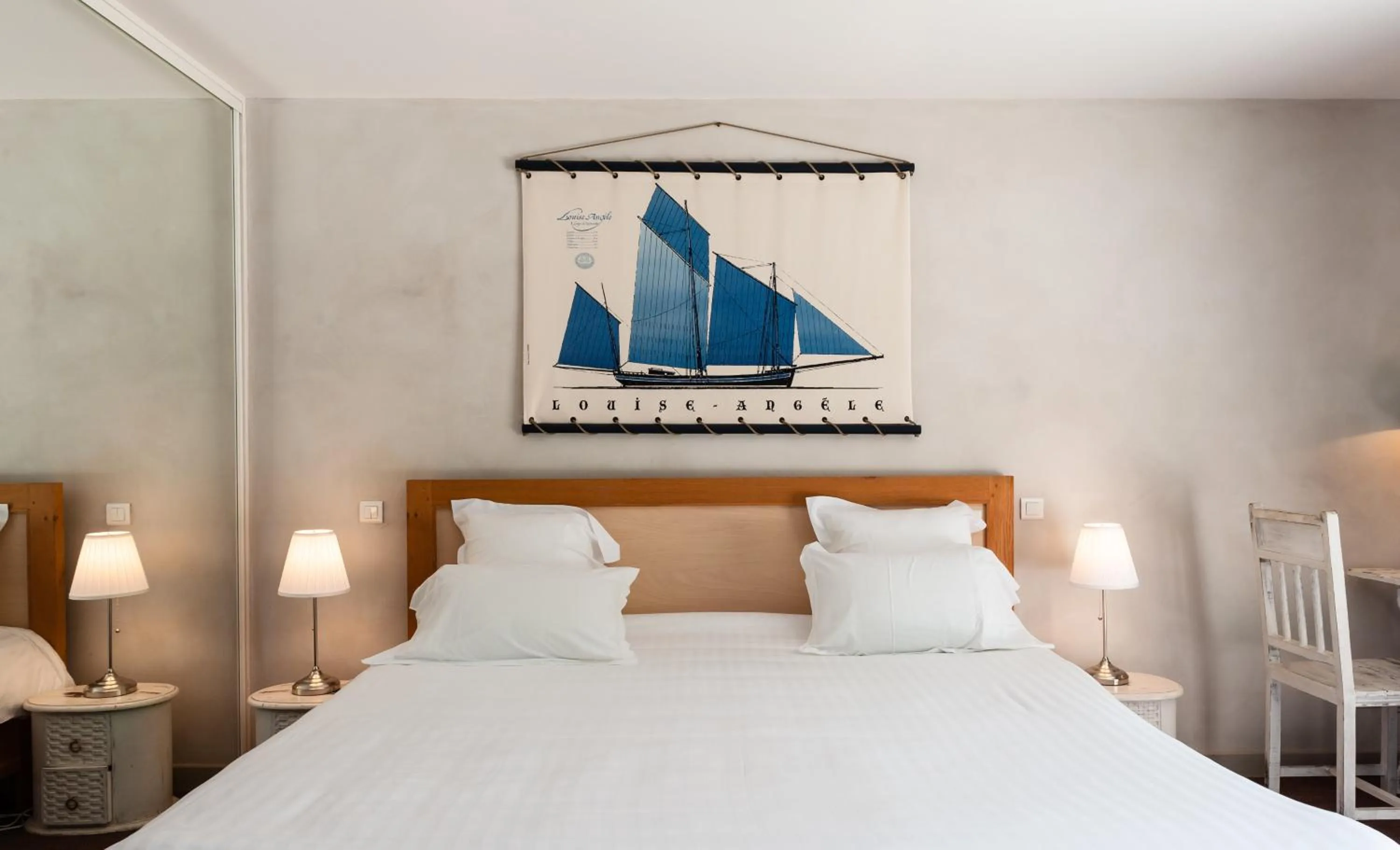 Photo of the whole room, Bed in Hôtel La Gentilhommière