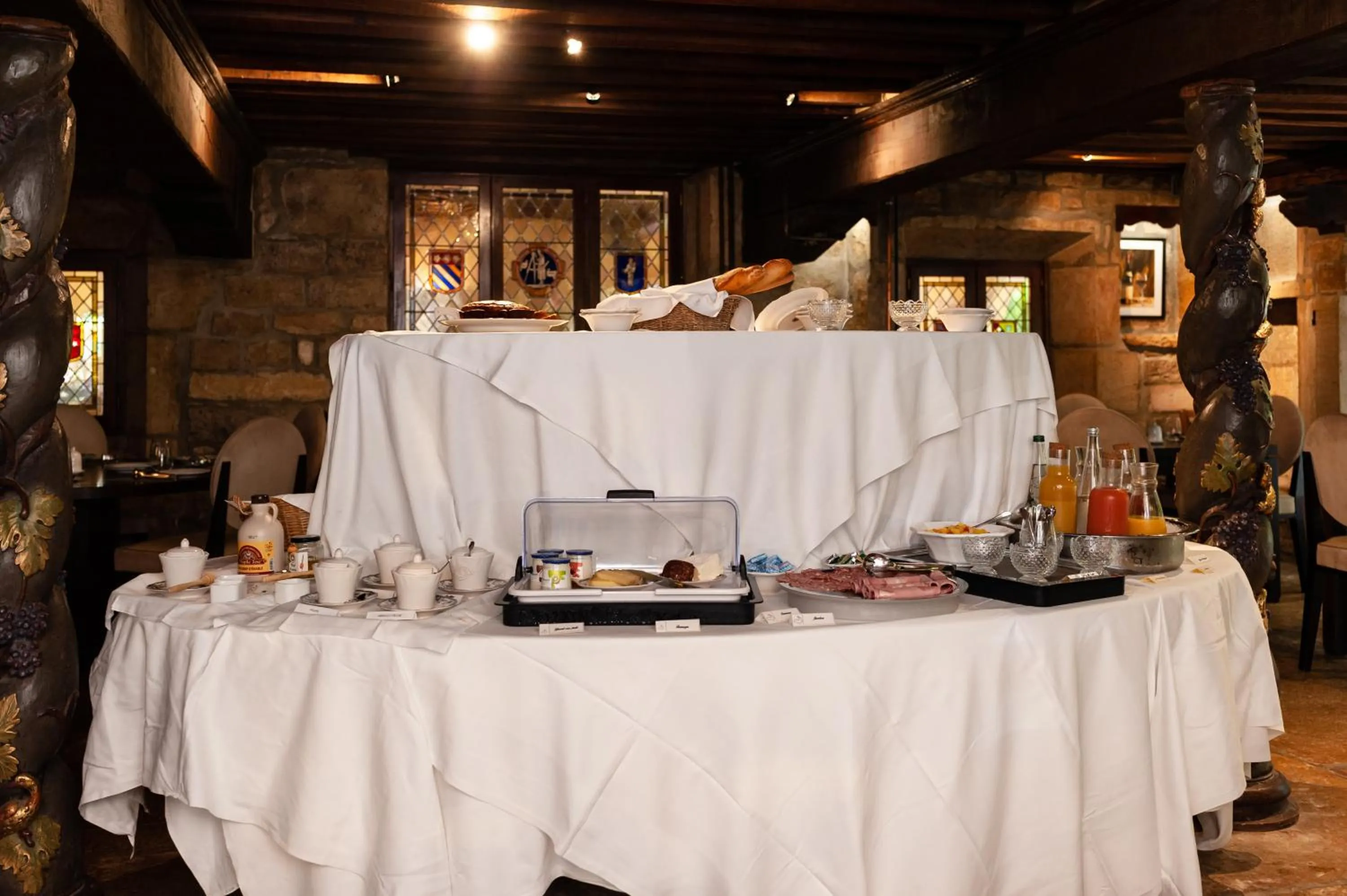 Buffet breakfast in Hôtel La Gentilhommière