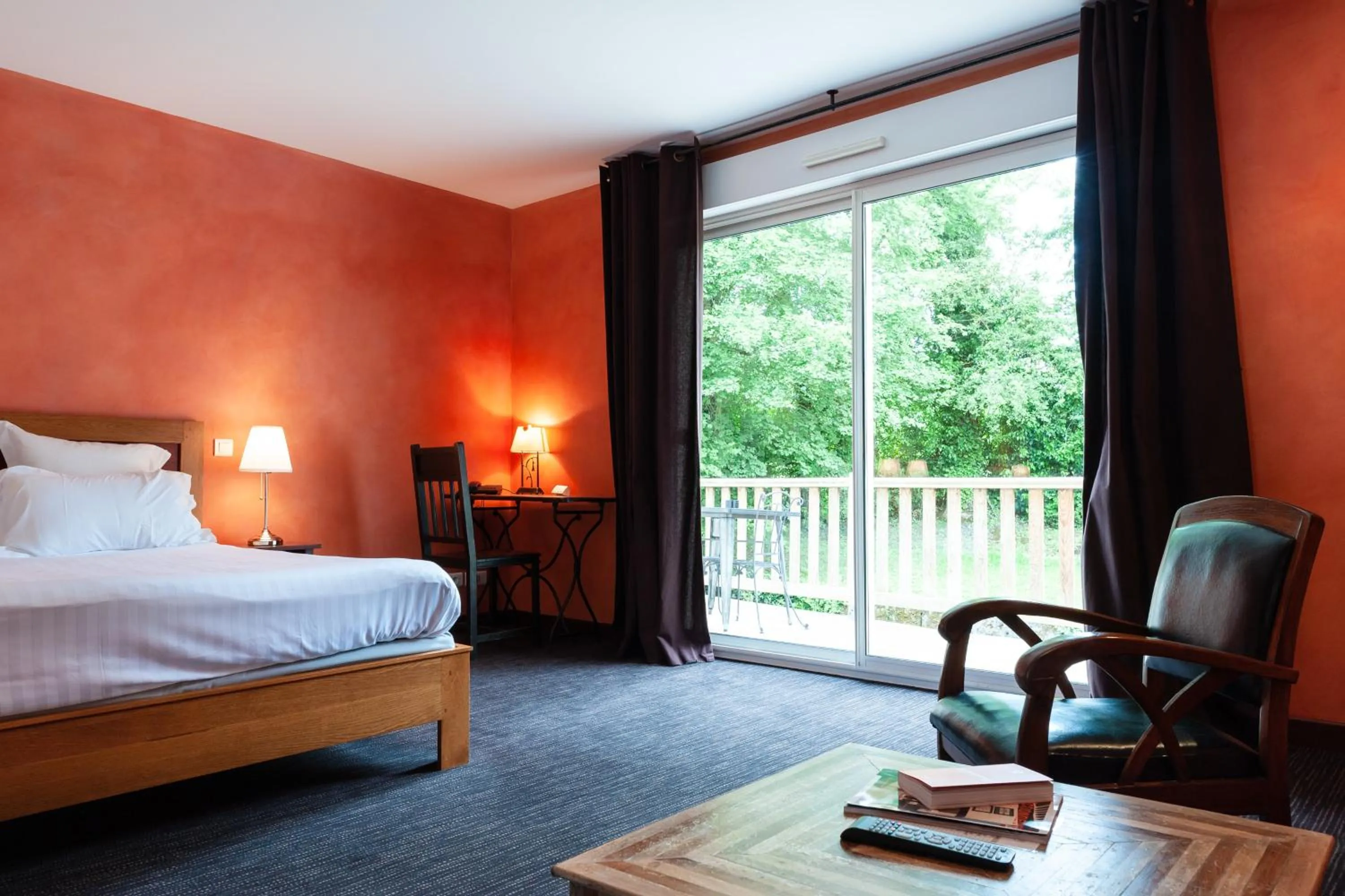 Photo of the whole room, Bed in Hôtel La Gentilhommière