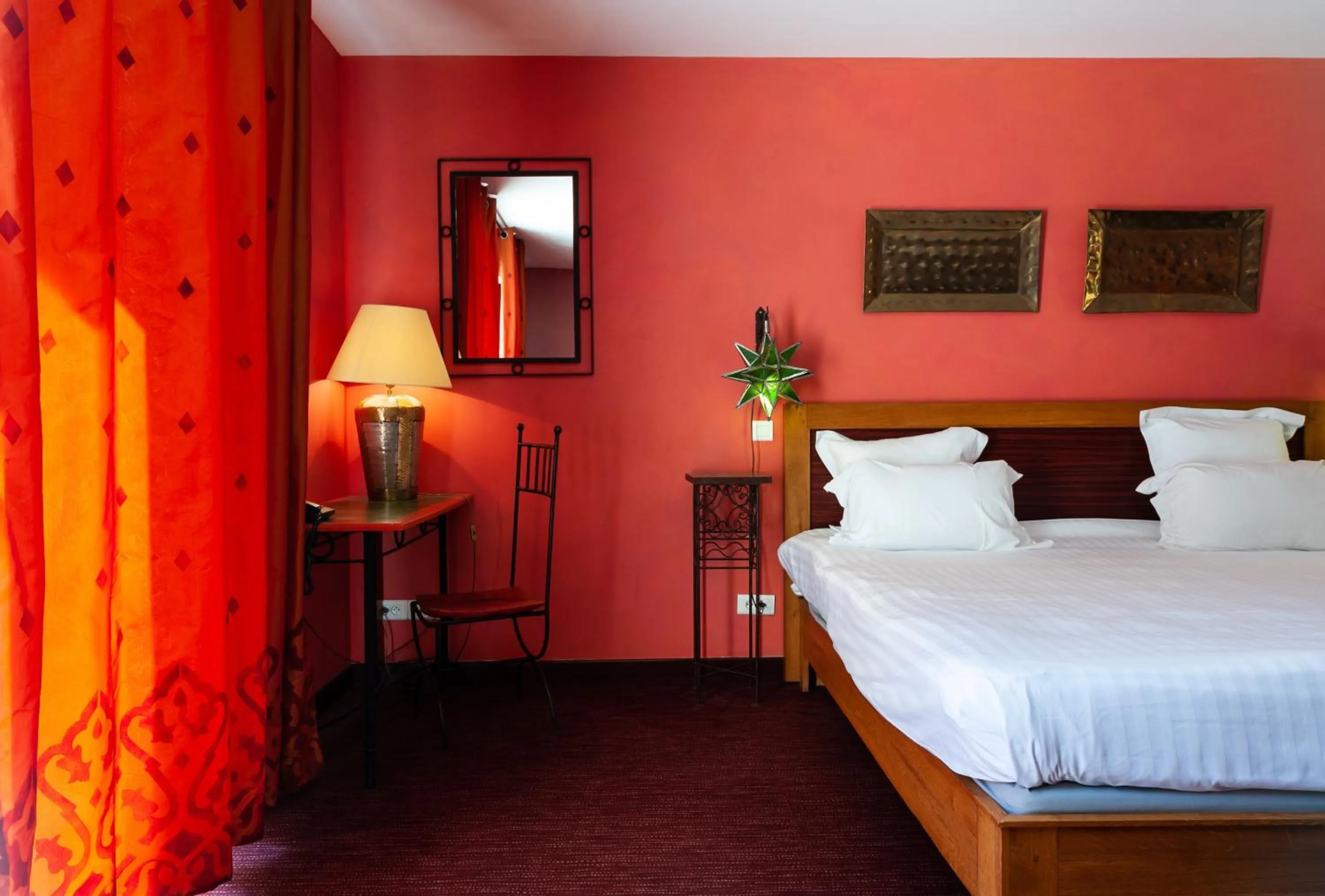 Photo of the whole room, Bed in Hôtel La Gentilhommière