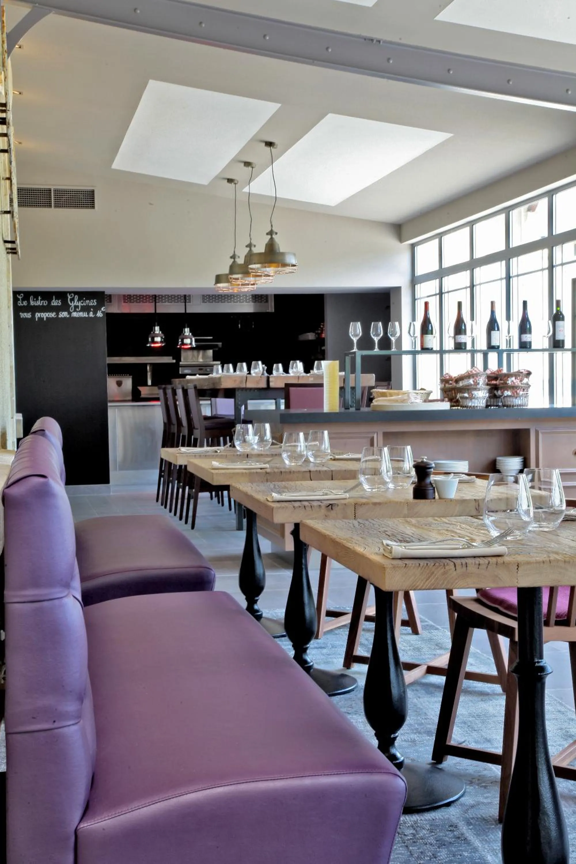 Restaurant/places to eat in Les Glycines - Hôtel & Spa - Teritoria