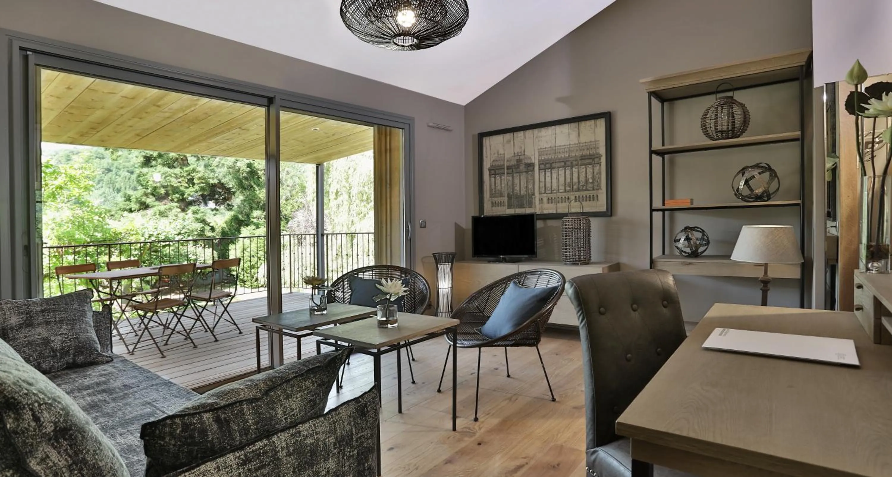 Bed in Les Glycines - Hôtel & Spa - Teritoria