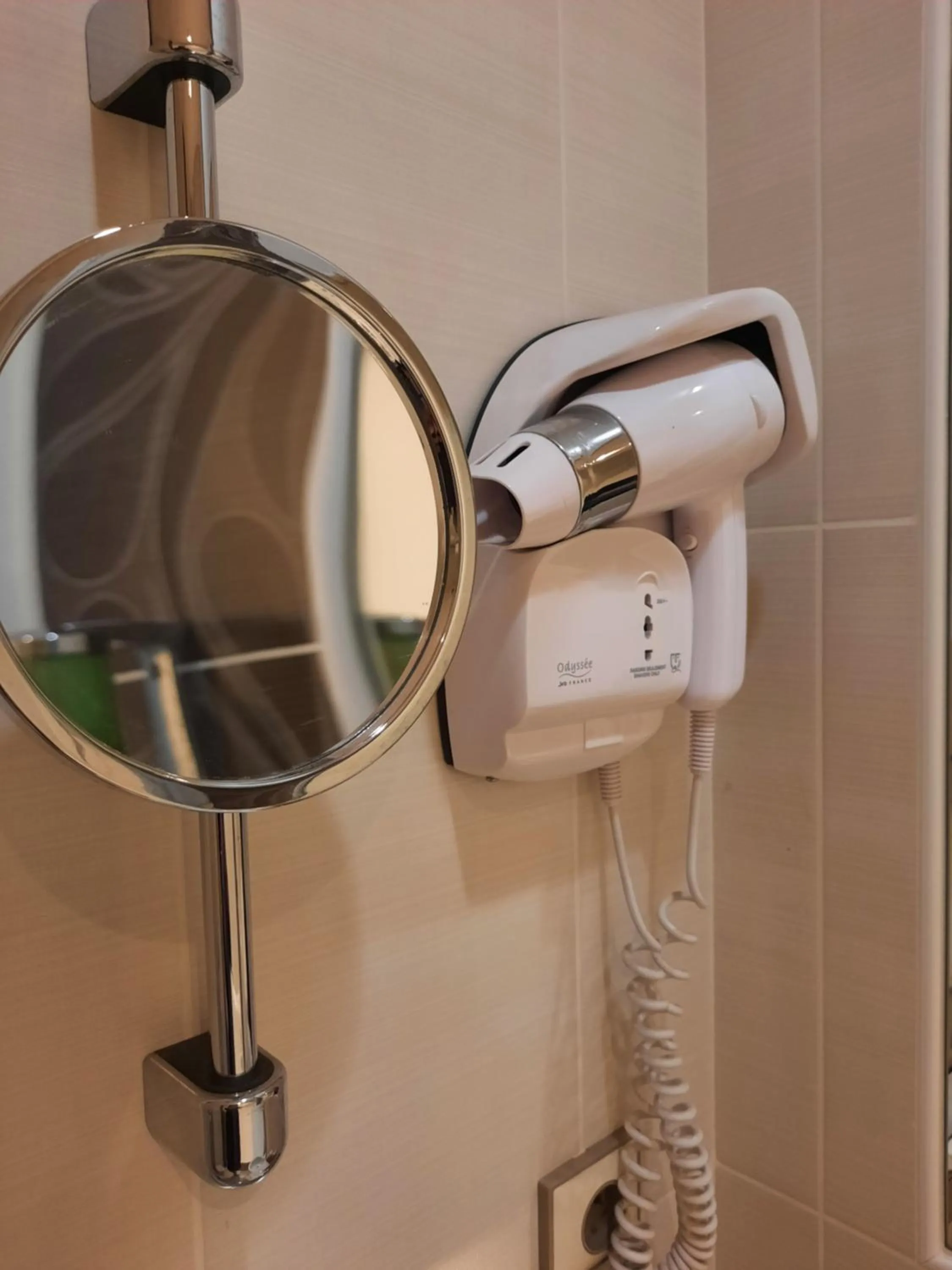 Bathroom in Logis Hôtel restaurant LE MEDICIS