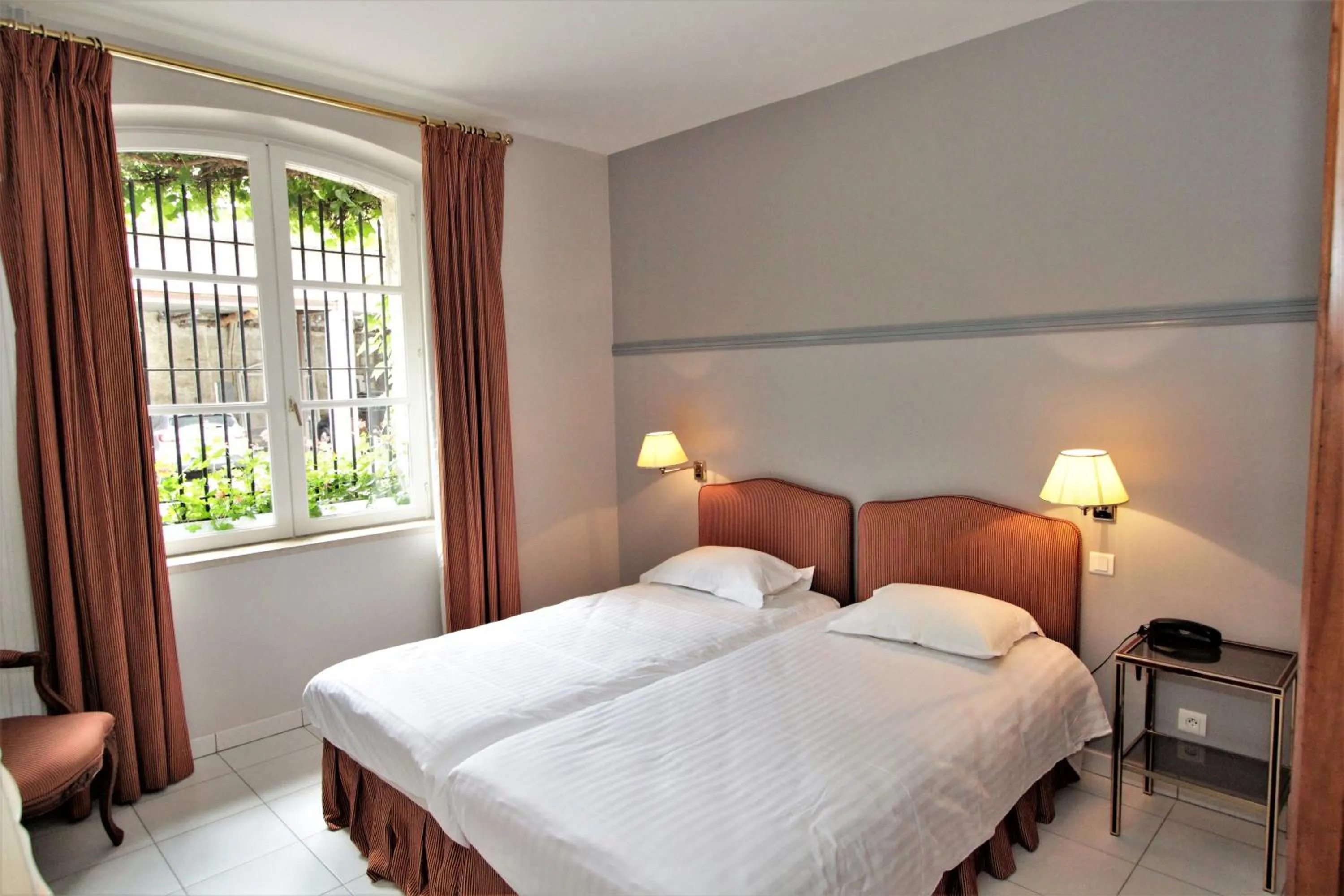 Bed in Hôtel Le Régent