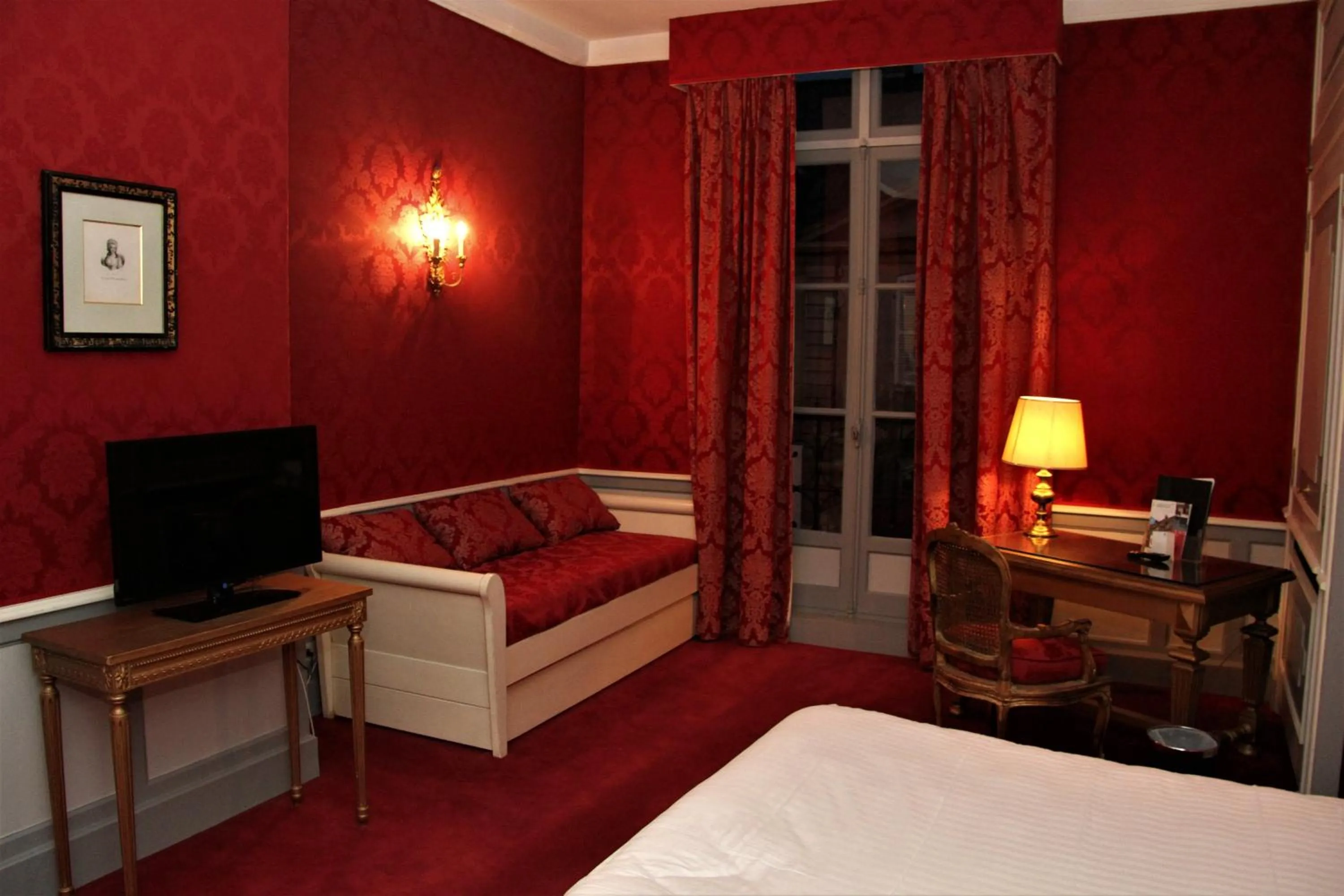 Bed in Hôtel Le Régent