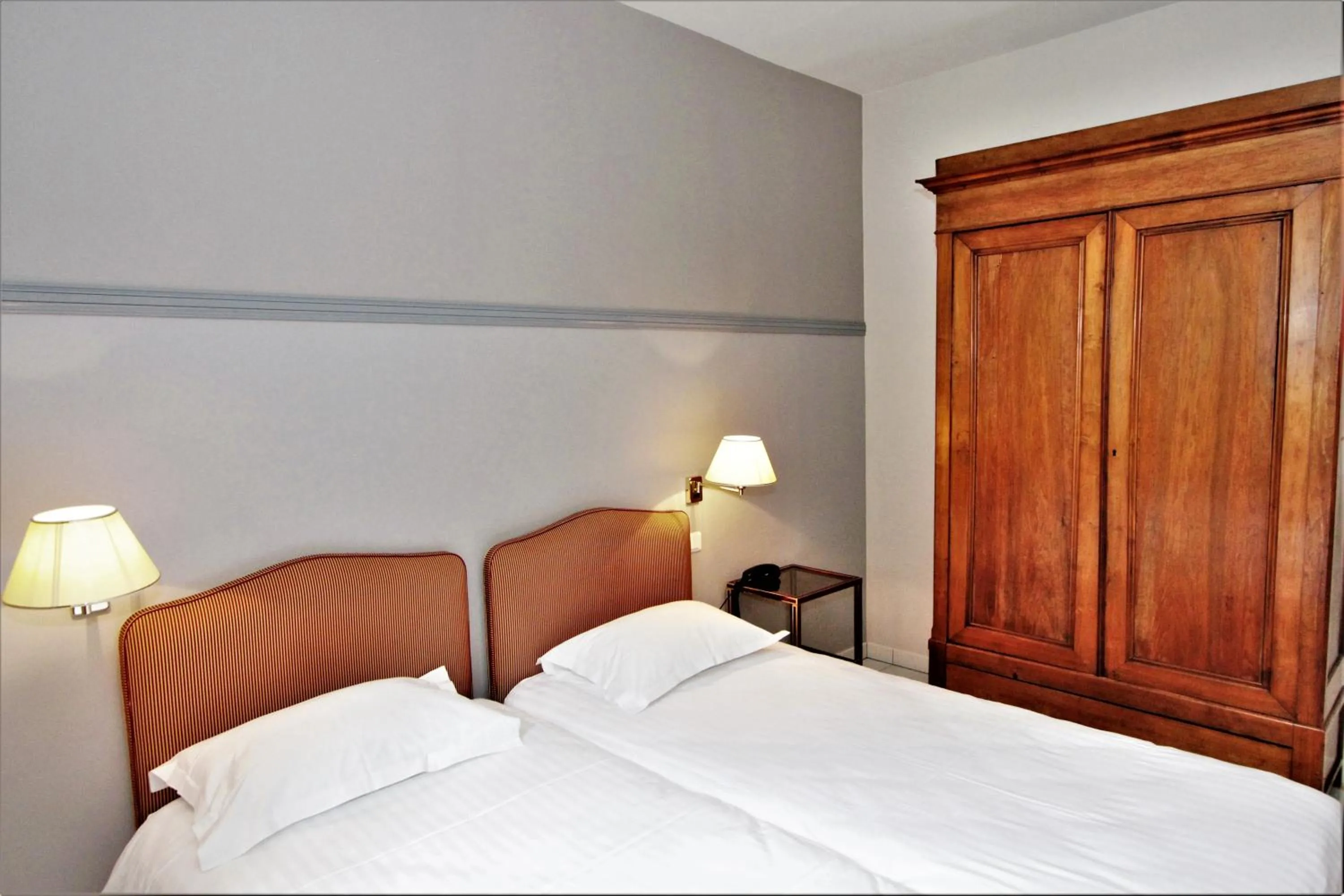 Bed in Hôtel Le Régent