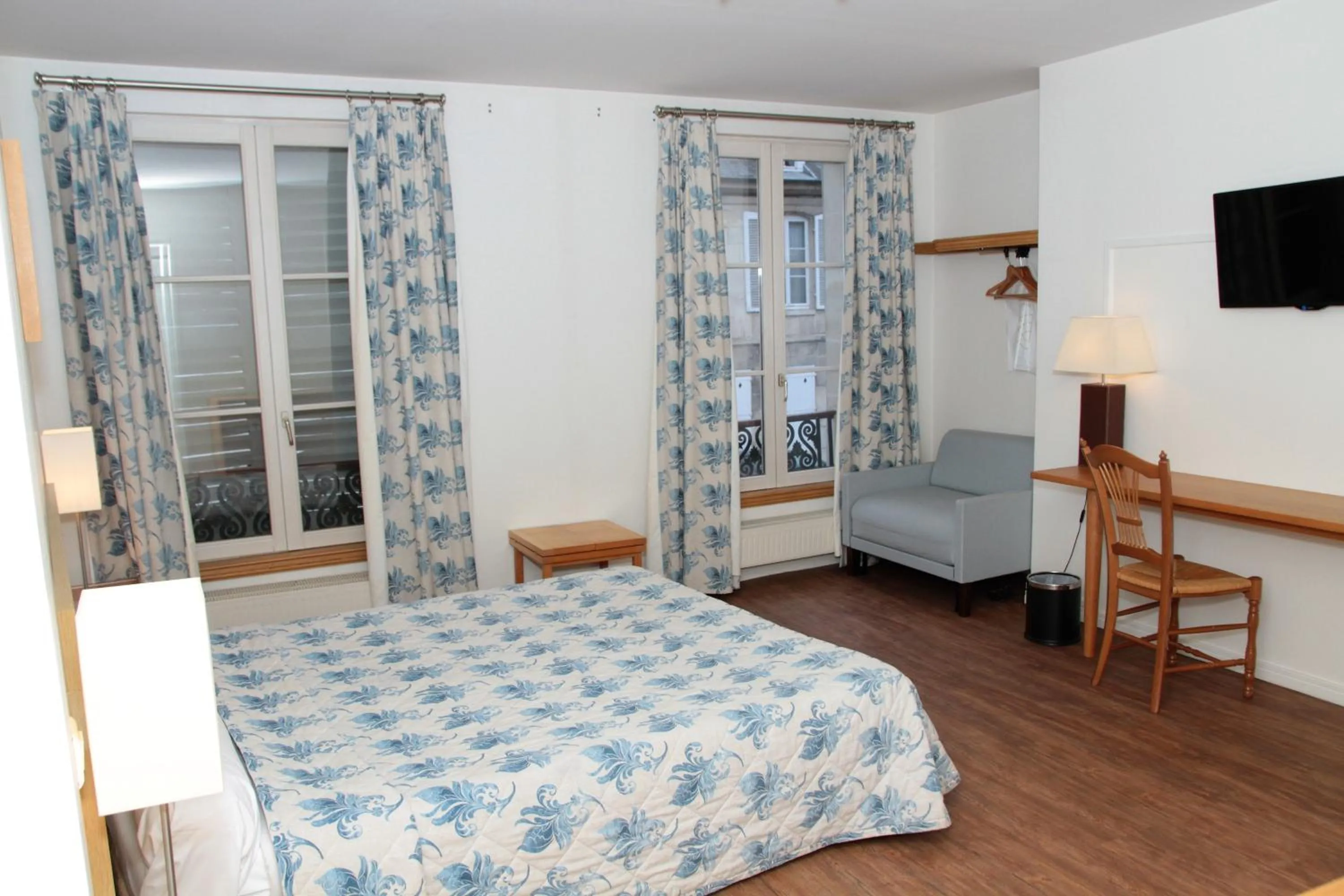 Bed in Hôtel Le Régent