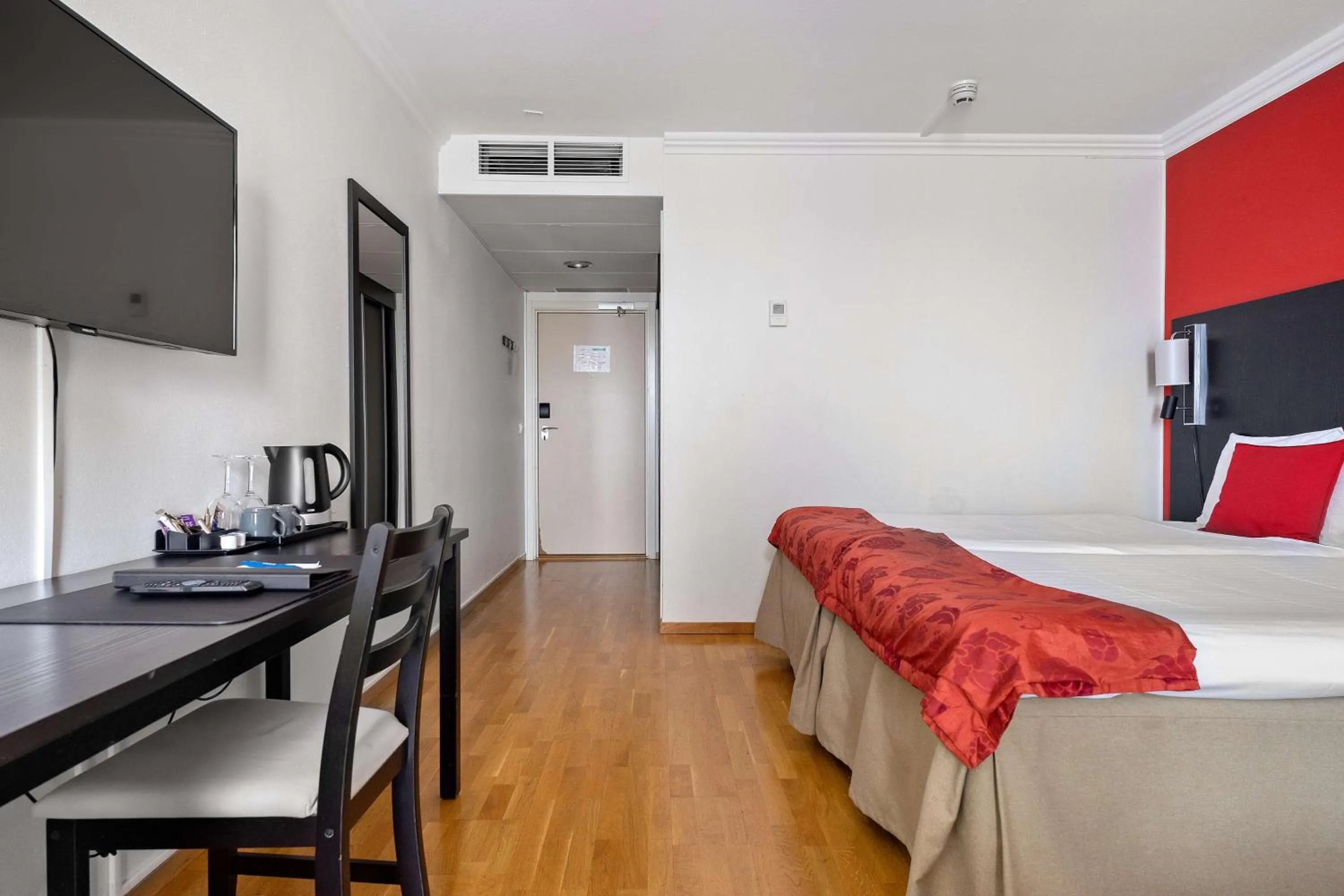 Bedroom, Bed in Best Western Royal Star