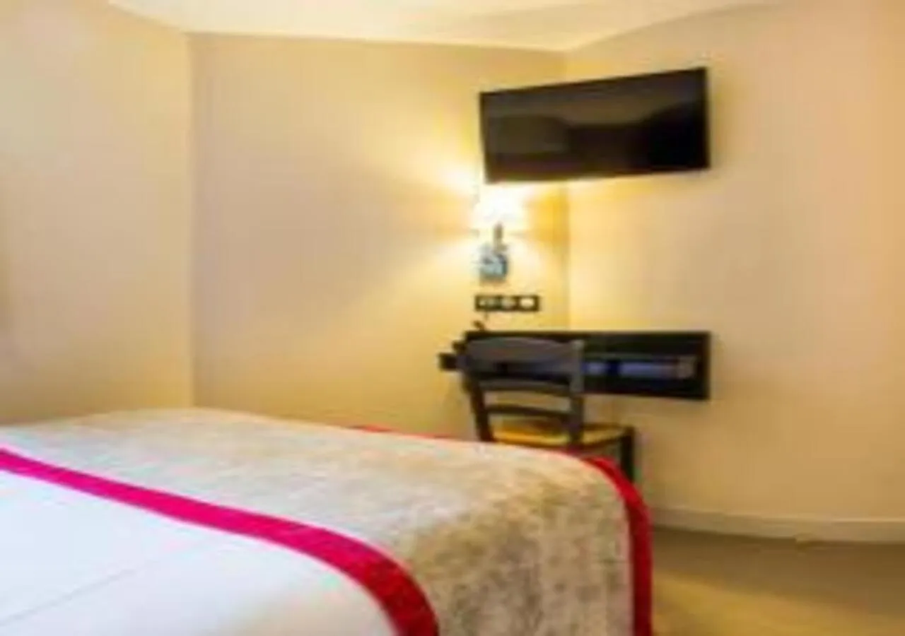 Bed in Bonséjour Montmartre