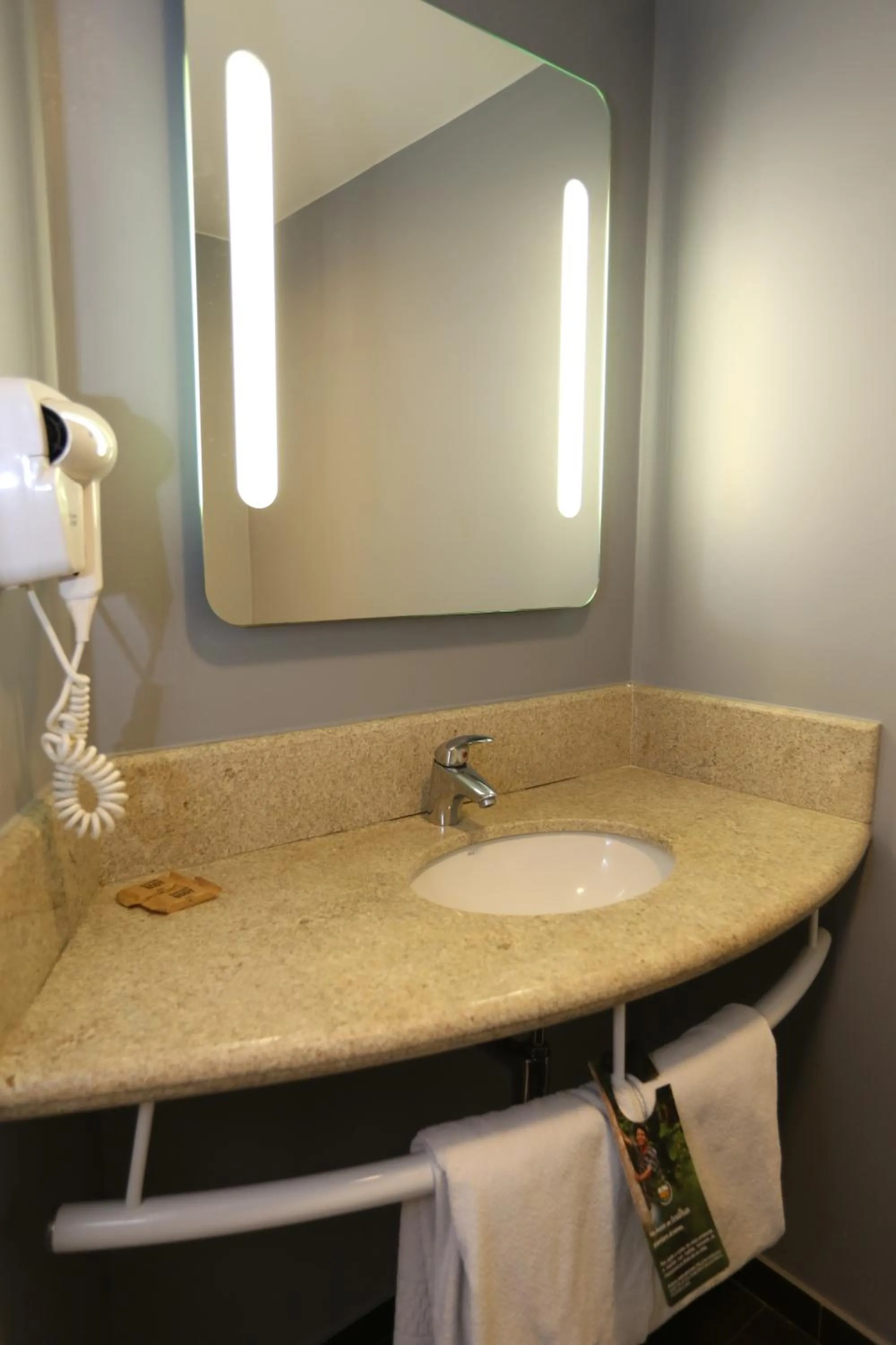 Bathroom in ibis Copacabana Posto 5