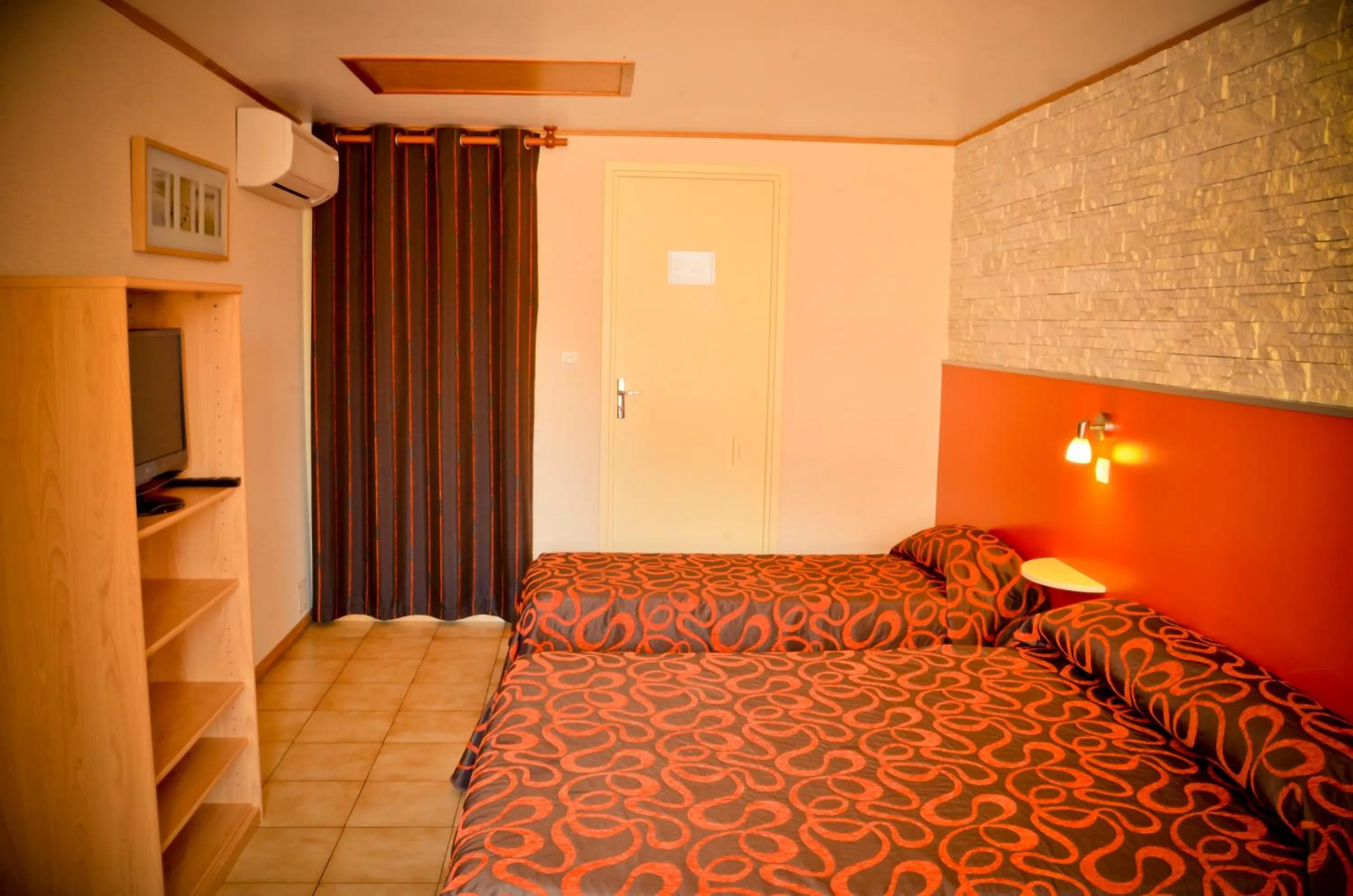 Photo of the whole room, Bed in Hotel Les Pins