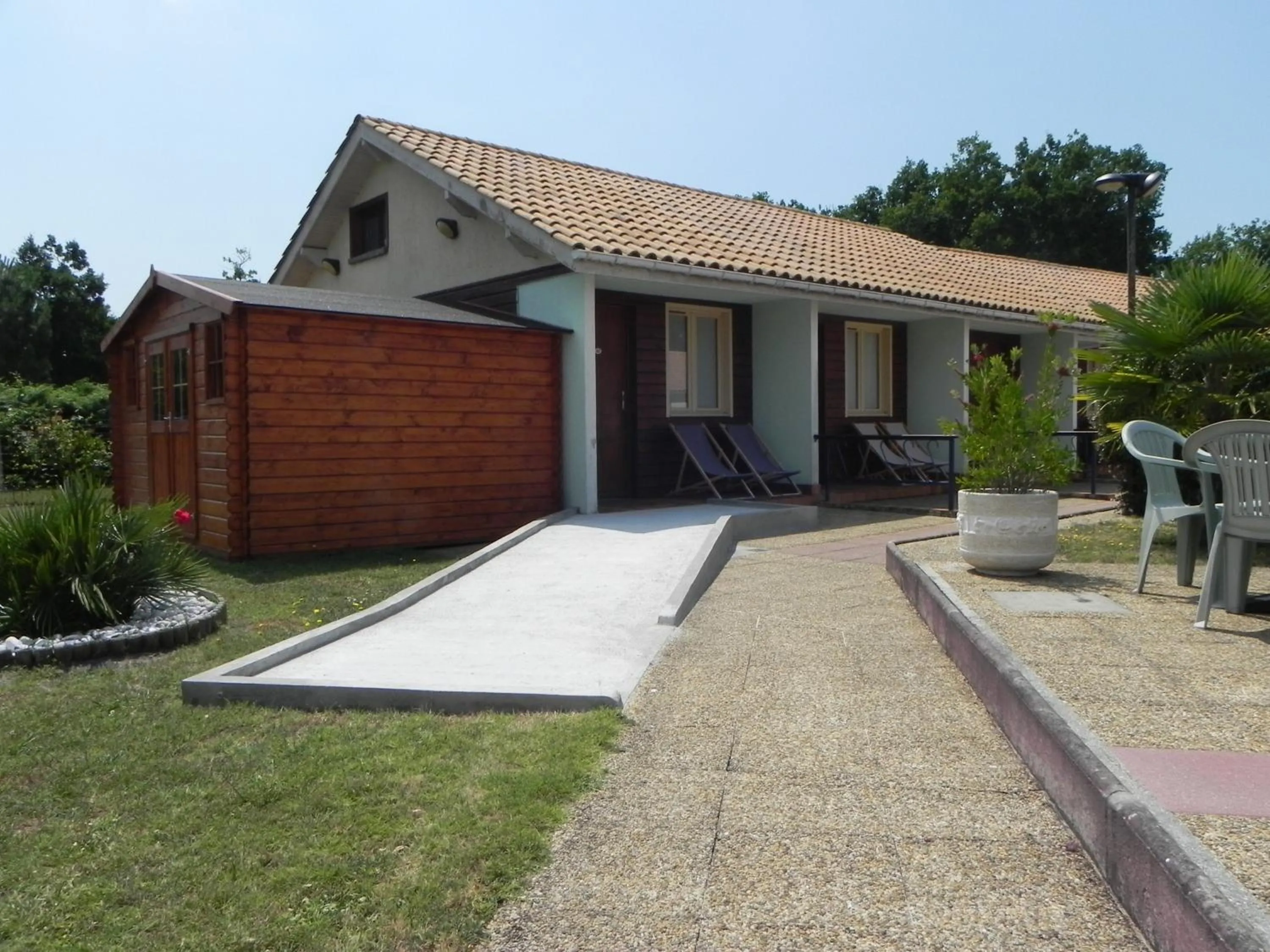 Facade/entrance in Hotel Les Pins