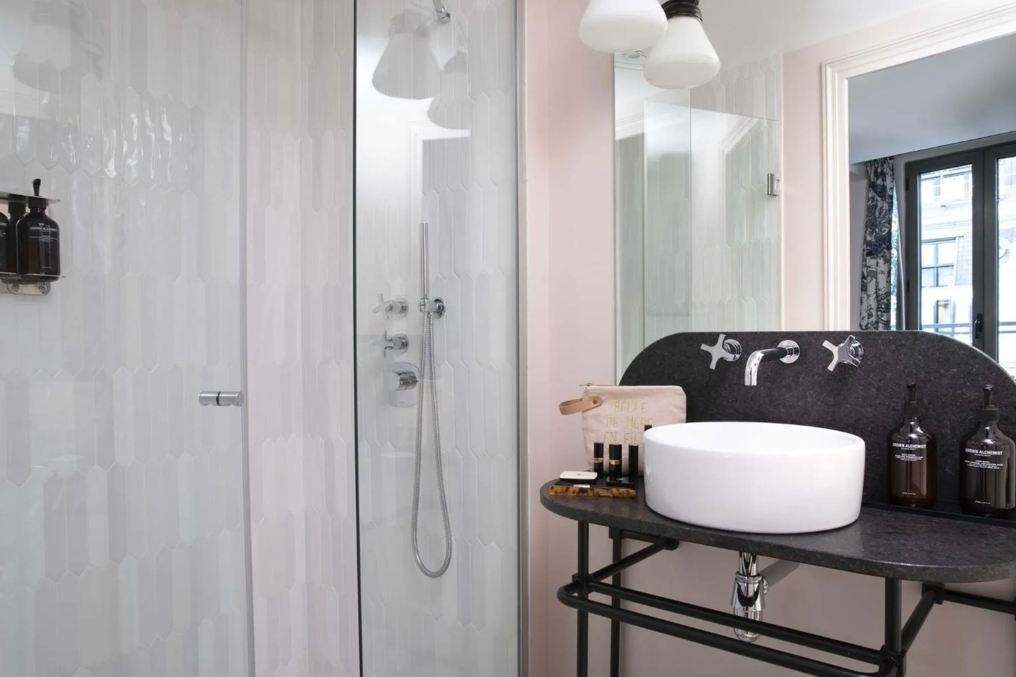 Bathroom in Hôtel Gramont