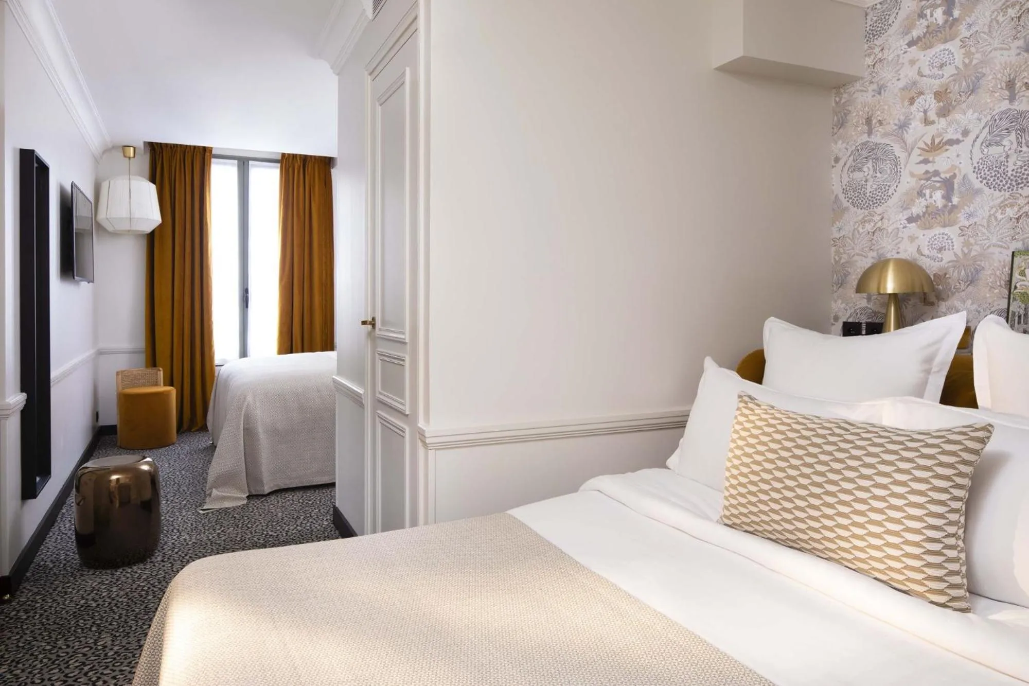 Bedroom, Bed in Hôtel Gramont