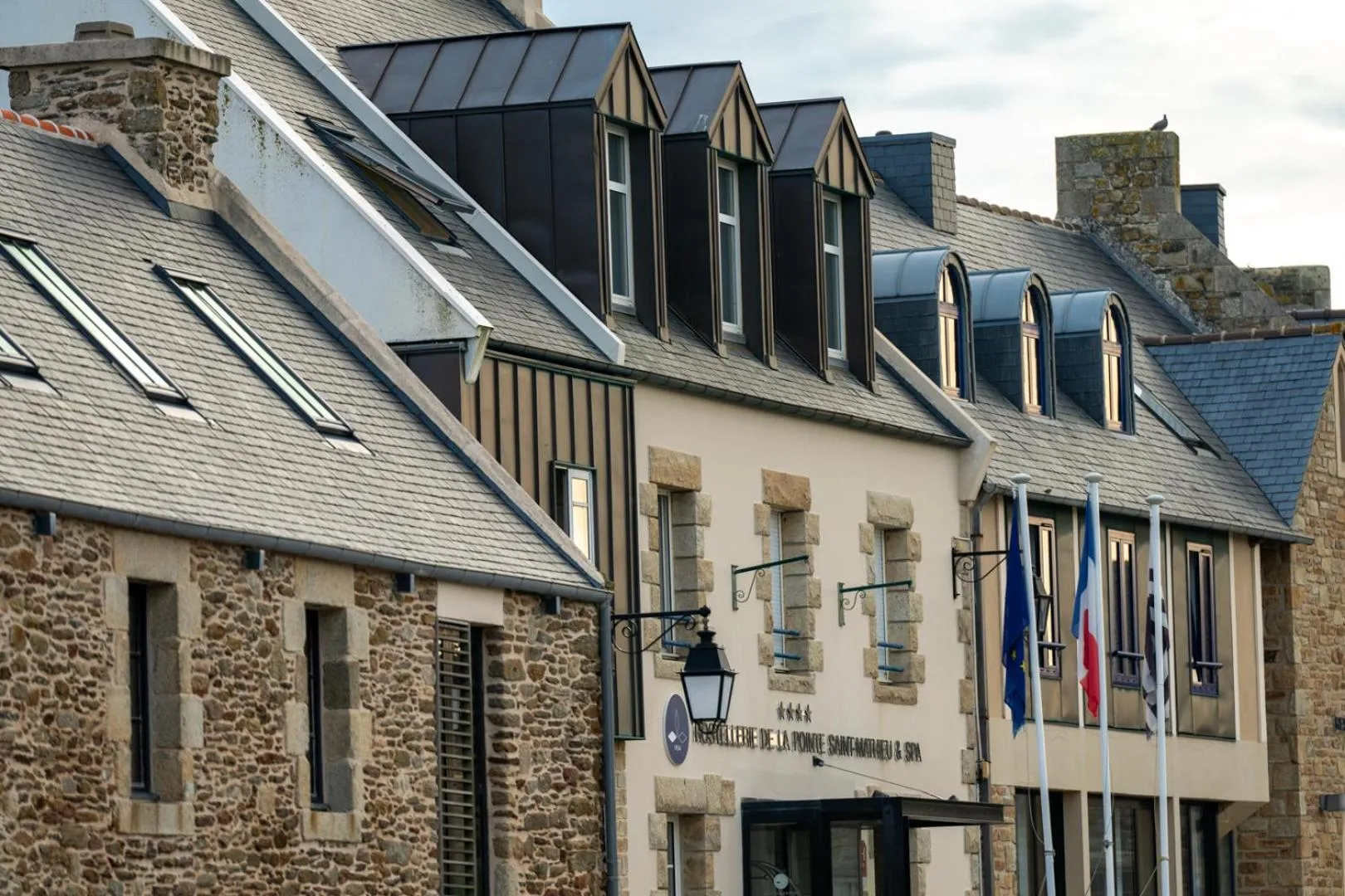 Property building in Hostellerie de la Pointe Saint-Mathieu - SPA & Restaurant