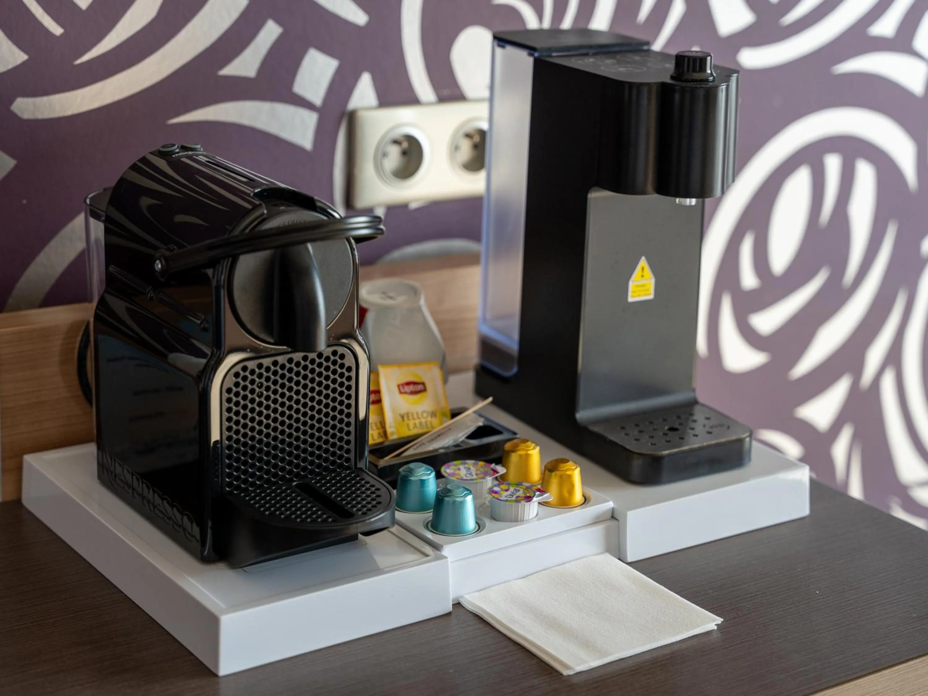 Coffee/tea facilities in Hôtel du Golf de l'Ailette, The Originals Relais