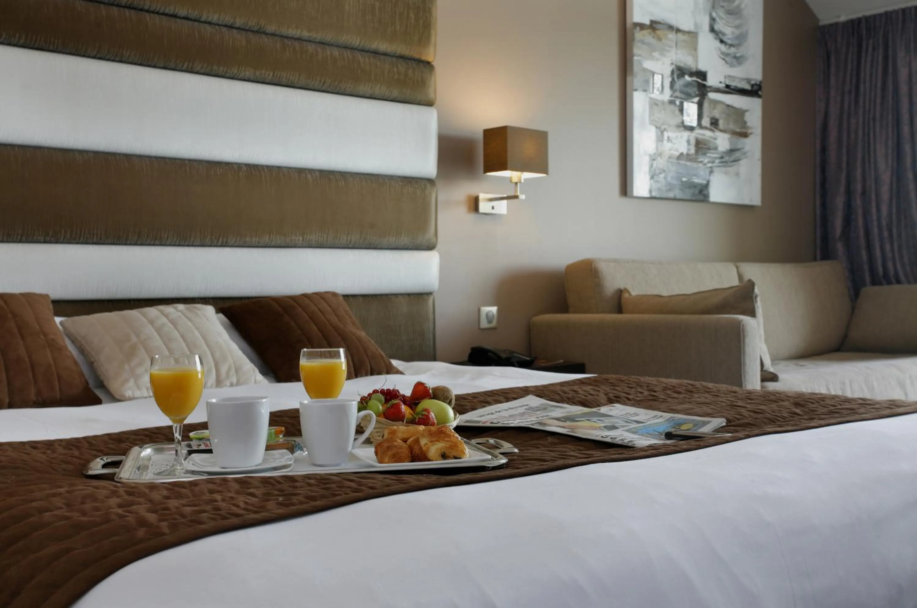 Food close-up, Bed in Hôtel du Golf de l'Ailette, The Originals Relais