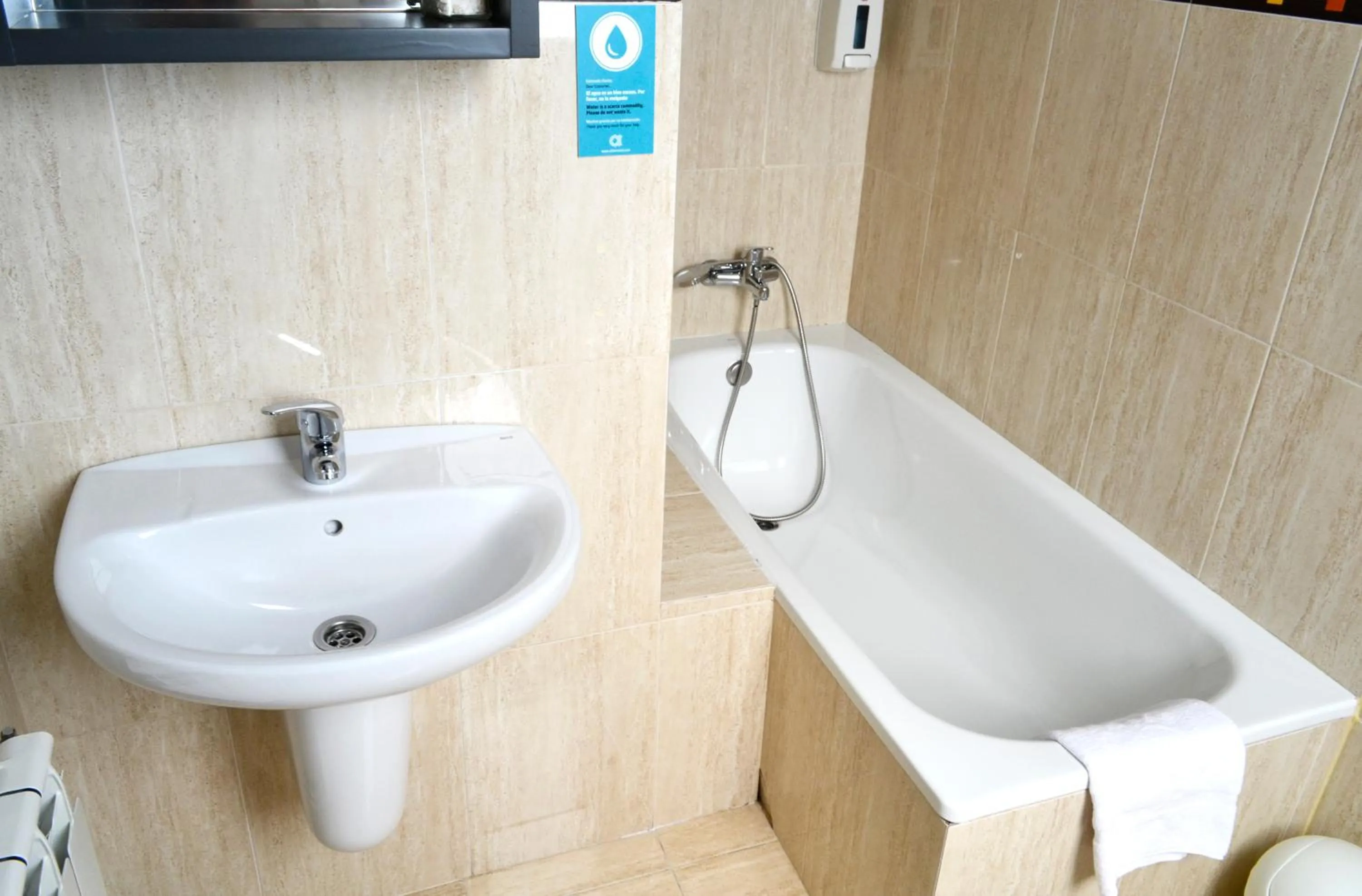 Bathroom in Hotel Alda Estación Vigo