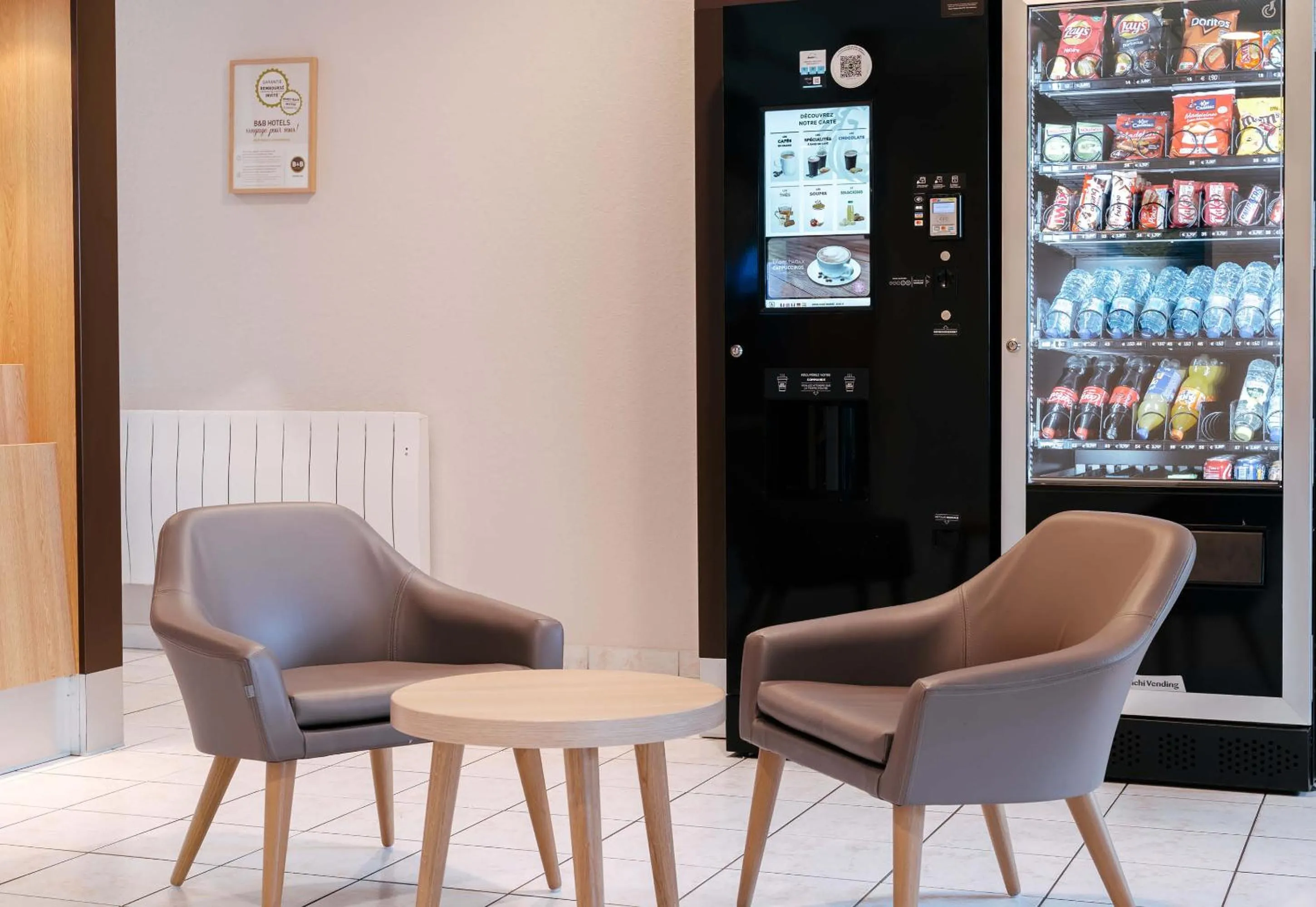 Lobby or reception in B&B HOTEL Auray Carnac